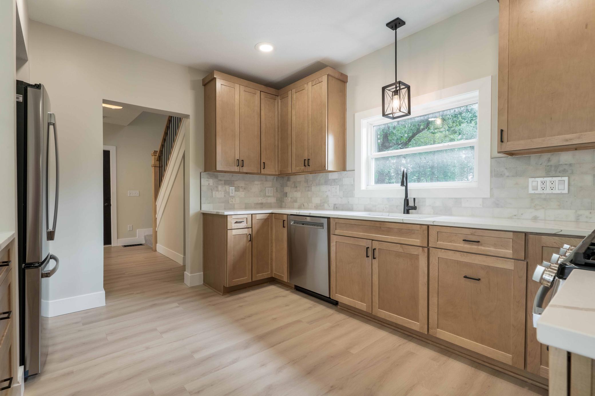 1914 single family home for sale at 2416 E Fir Avenue in Fergus Falls, MN — 4 bed, 3 bath (photo 3 of 37)