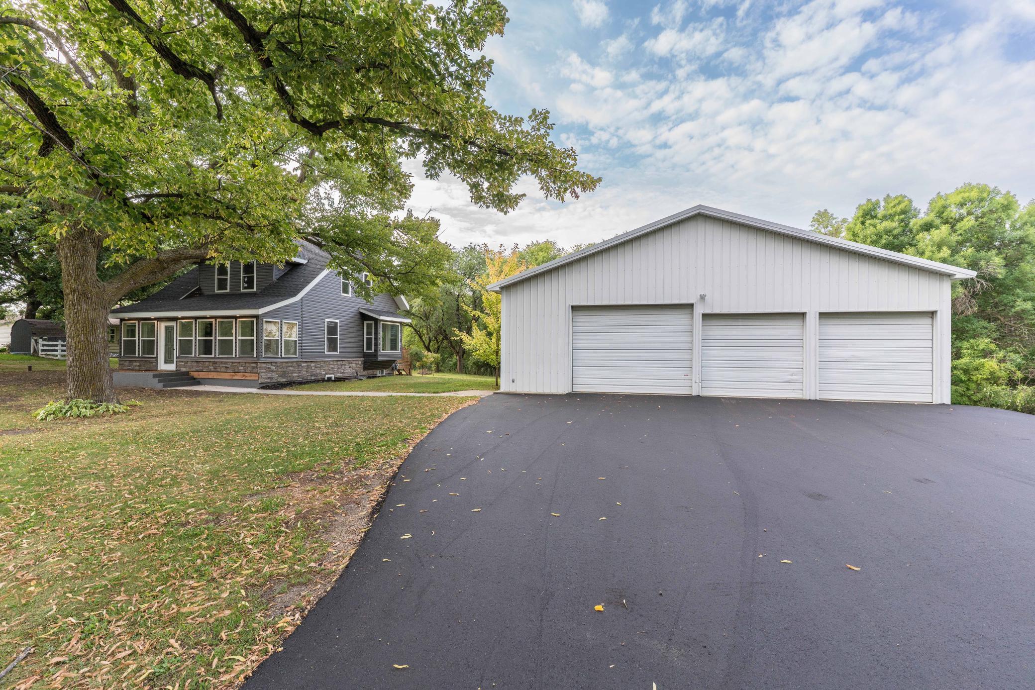 1914 single family home for sale at 2416 E Fir Avenue in Fergus Falls, MN — 4 bed, 3 bath (photo 25 of 37)