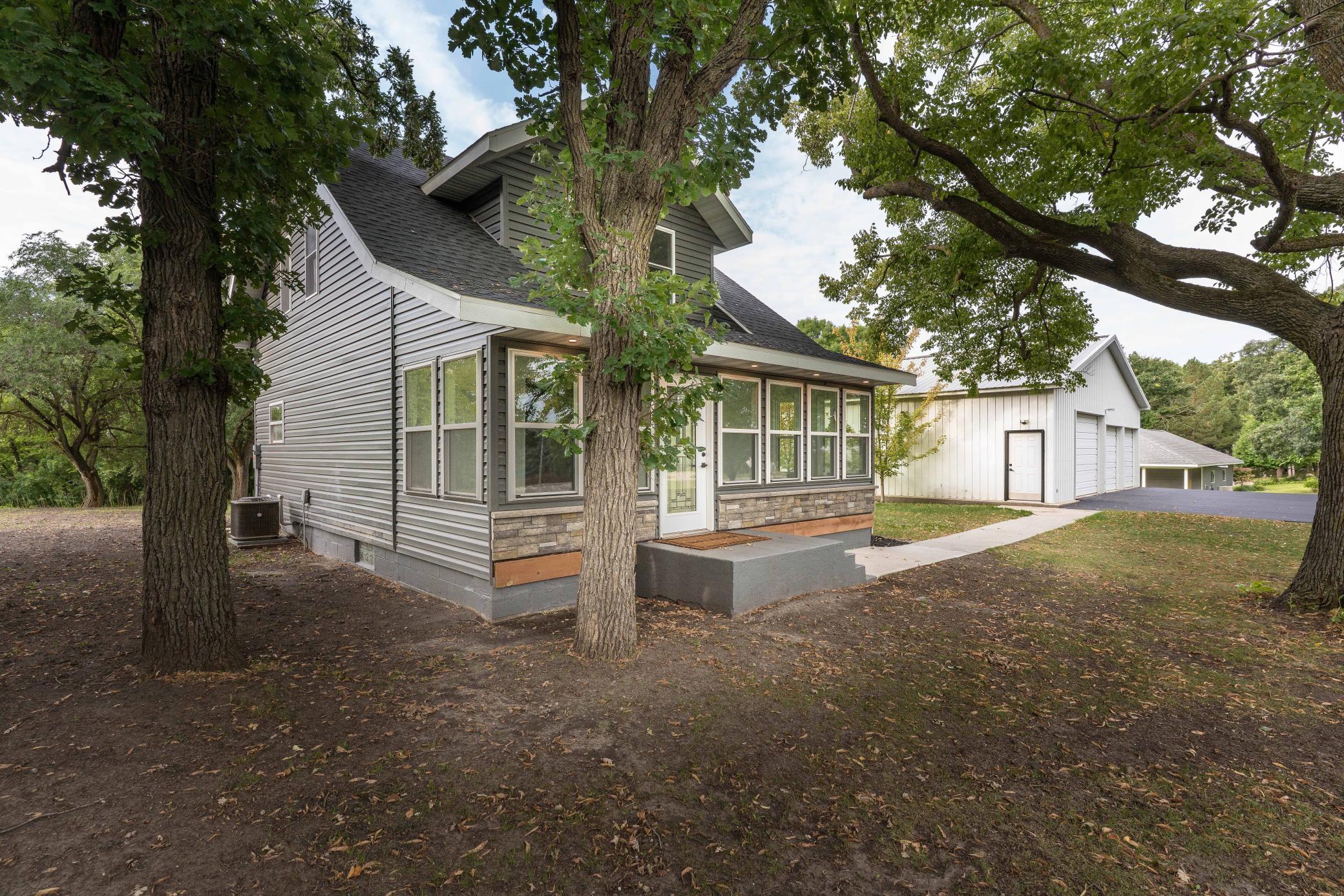 1914 single family home for sale at 2416 E Fir Avenue in Fergus Falls, MN — 4 bed, 3 bath (photo 27 of 37)