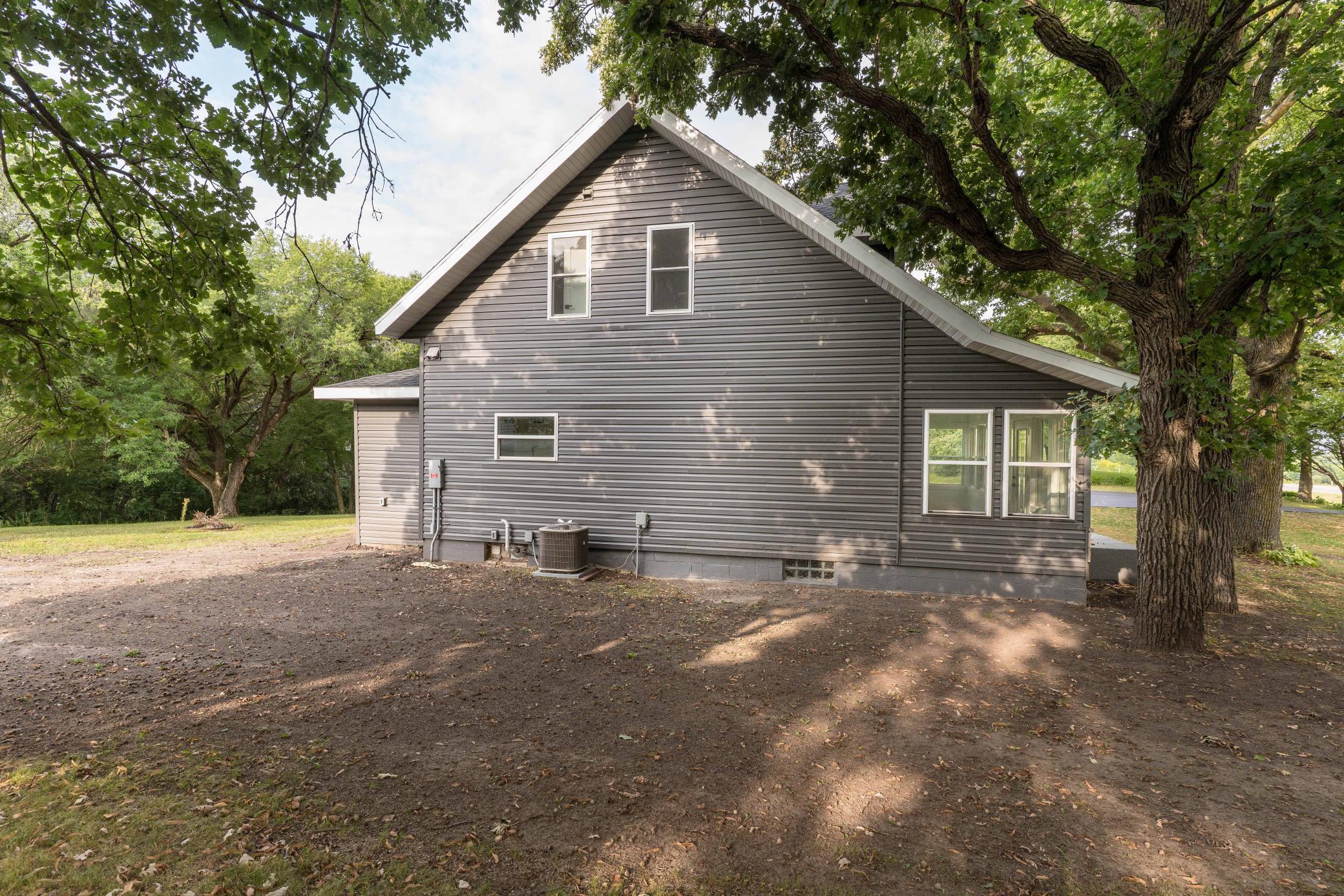1914 single family home for sale at 2416 E Fir Avenue in Fergus Falls, MN — 4 bed, 3 bath (photo 28 of 37)
