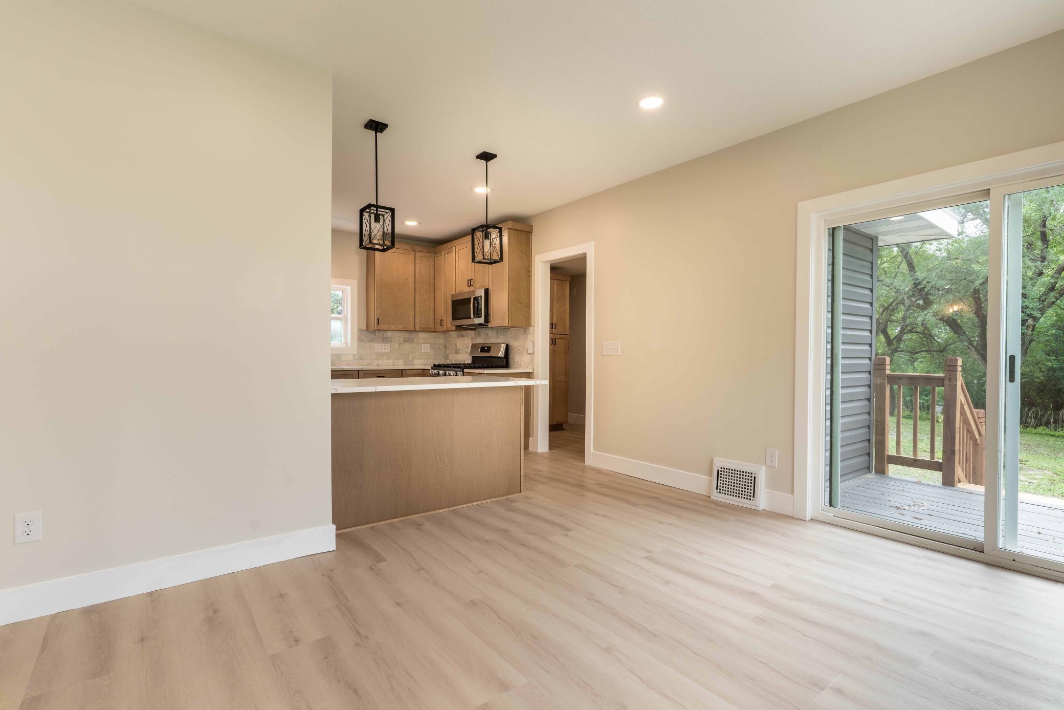 1914 single family home for sale at 2416 E Fir Avenue in Fergus Falls, MN — 4 bed, 3 bath (photo 4 of 37)