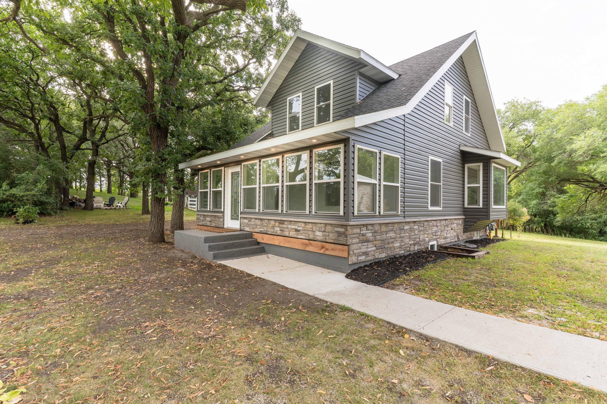 1914 single family home for sale at 2416 E Fir Avenue in Fergus Falls, MN — 4 bed, 3 bath (photo 36 of 37)
