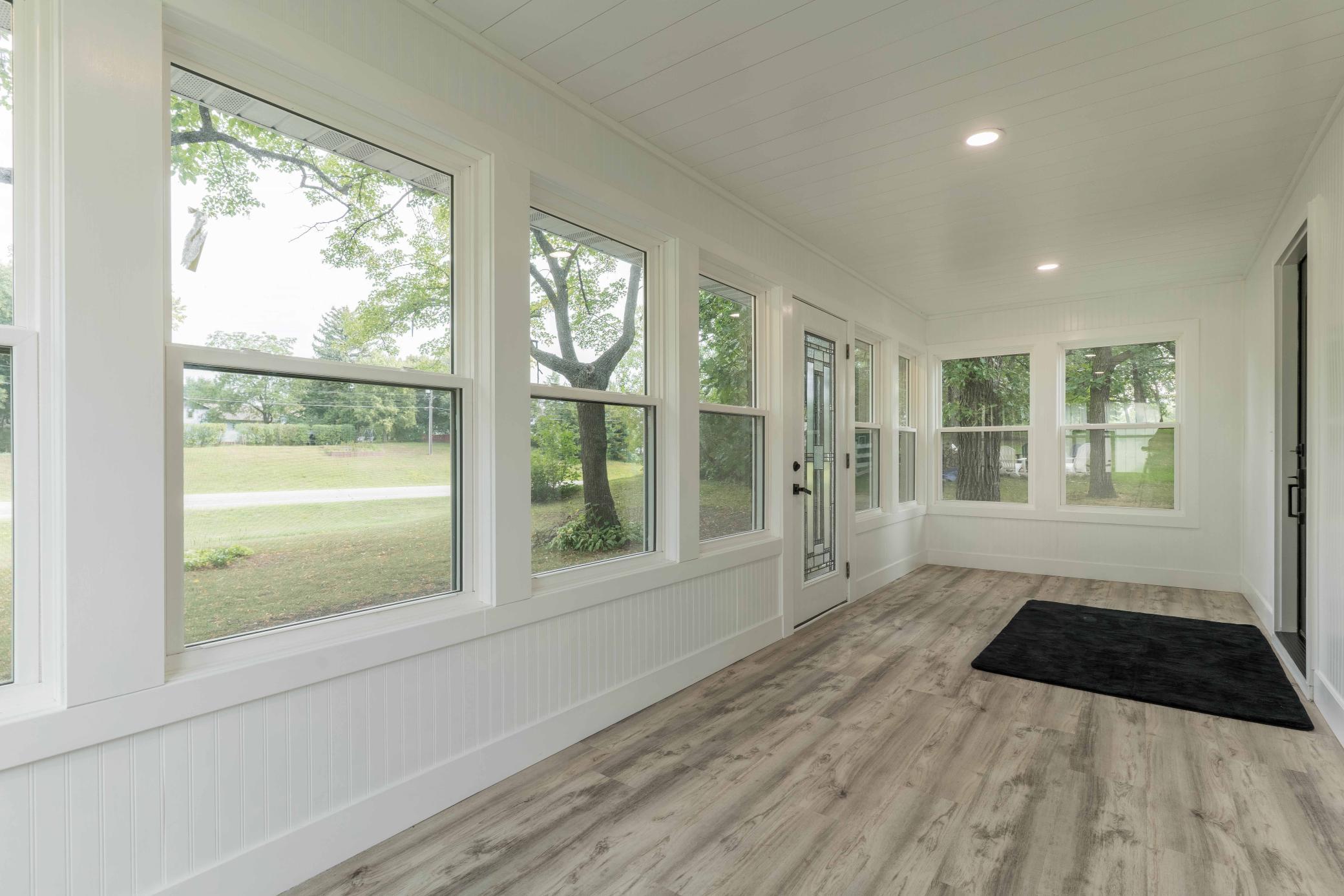 1914 single family home for sale at 2416 E Fir Avenue in Fergus Falls, MN — 4 bed, 3 bath (photo 6 of 37)