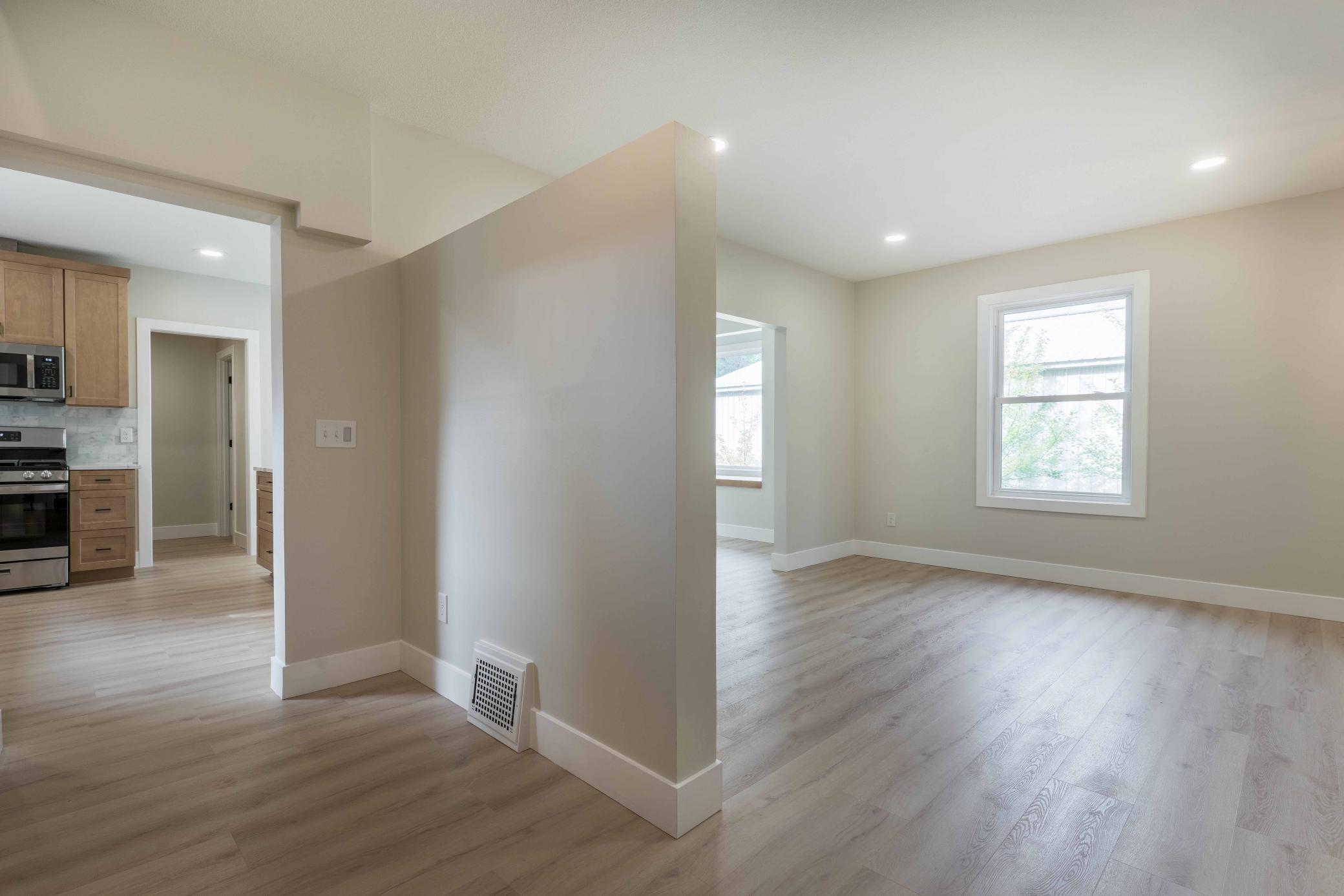 1914 single family home for sale at 2416 E Fir Avenue in Fergus Falls, MN — 4 bed, 3 bath (photo 7 of 37)