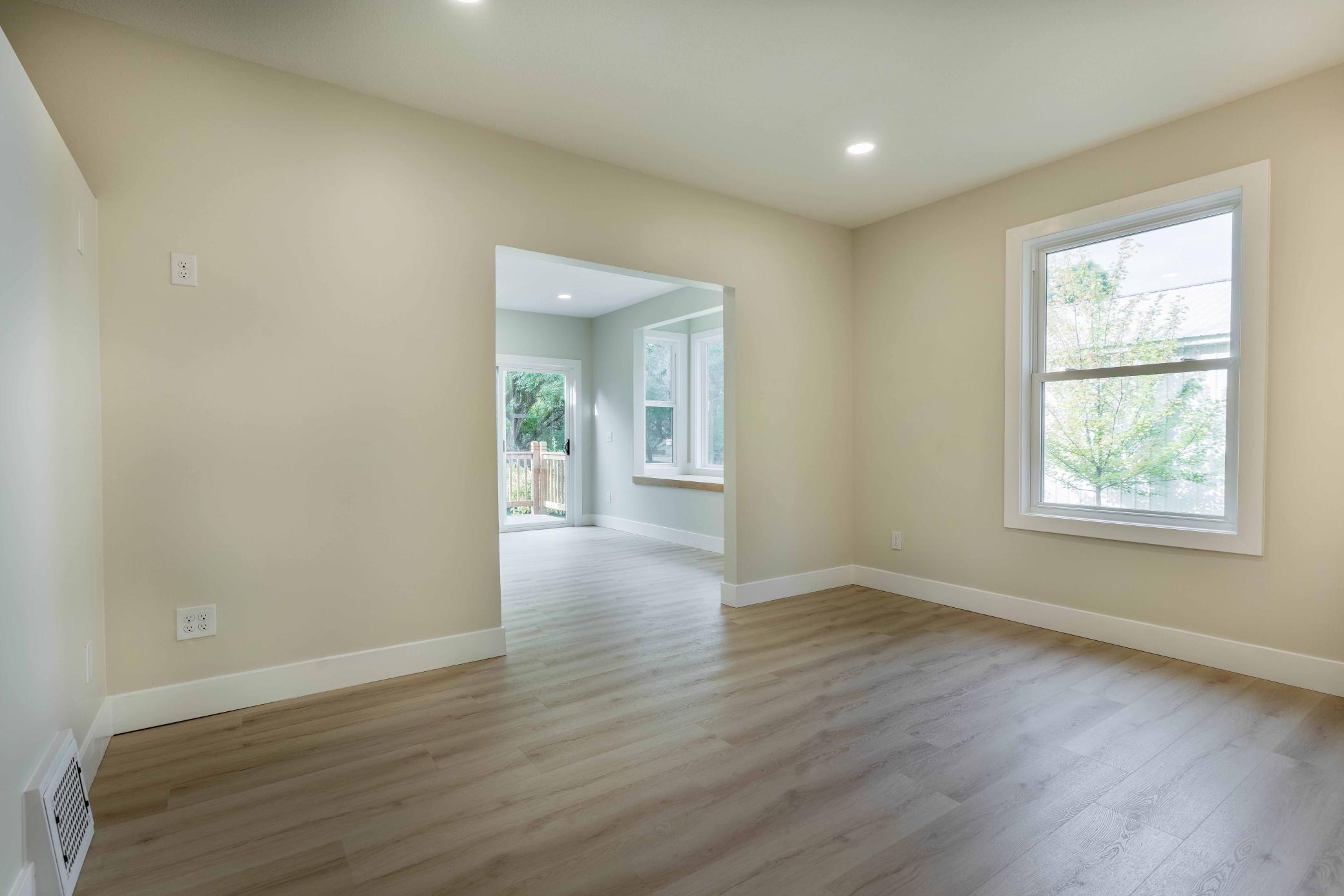 1914 single family home for sale at 2416 E Fir Avenue in Fergus Falls, MN — 4 bed, 3 bath (photo 9 of 37)