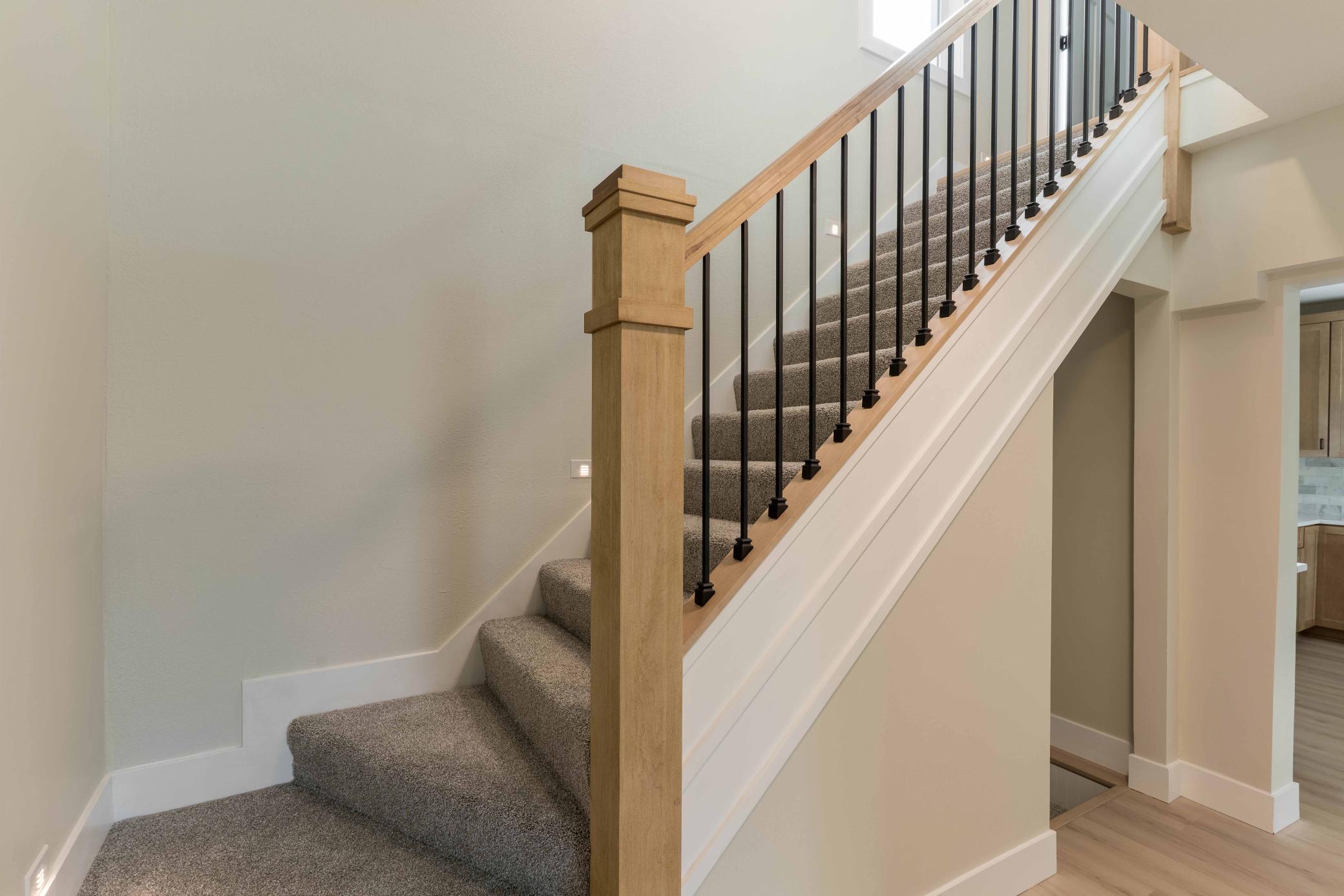 1914 single family home for sale at 2416 E Fir Avenue in Fergus Falls, MN — 4 bed, 3 bath (photo 14 of 57)