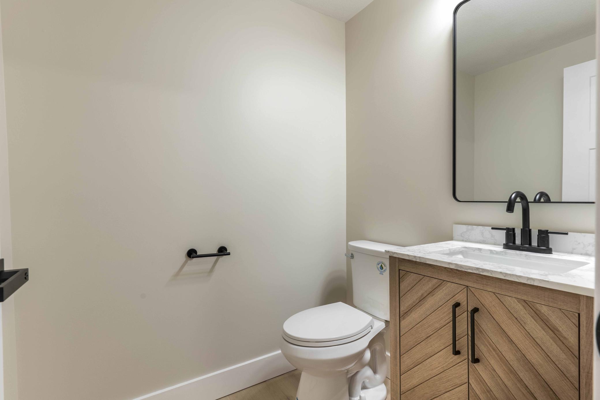1914 single family home for sale at 2416 E Fir Avenue in Fergus Falls, MN — 4 bed, 3 bath (photo 23 of 57)
