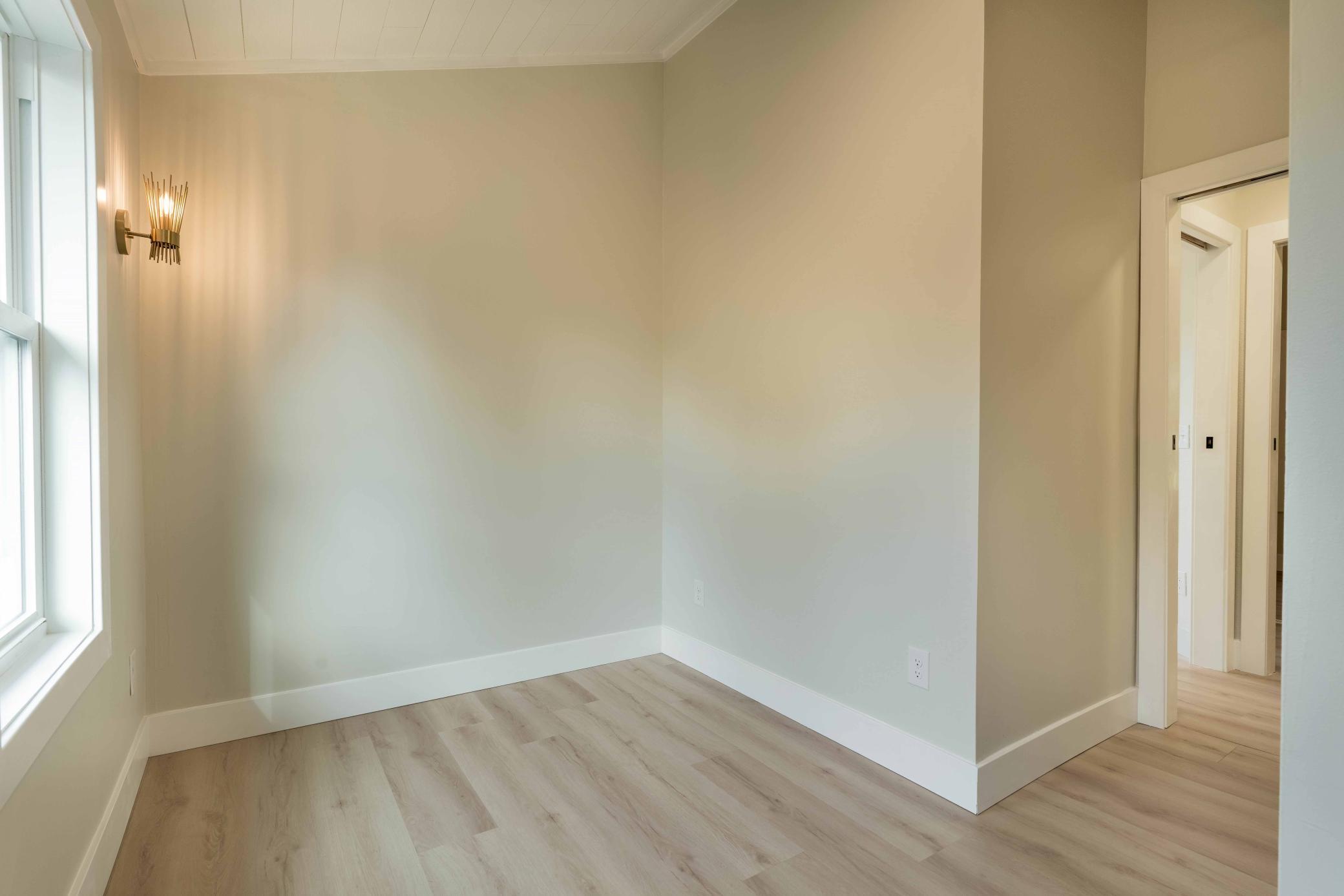 1914 single family home for sale at 2416 E Fir Avenue in Fergus Falls, MN — 4 bed, 3 bath (photo 25 of 57)