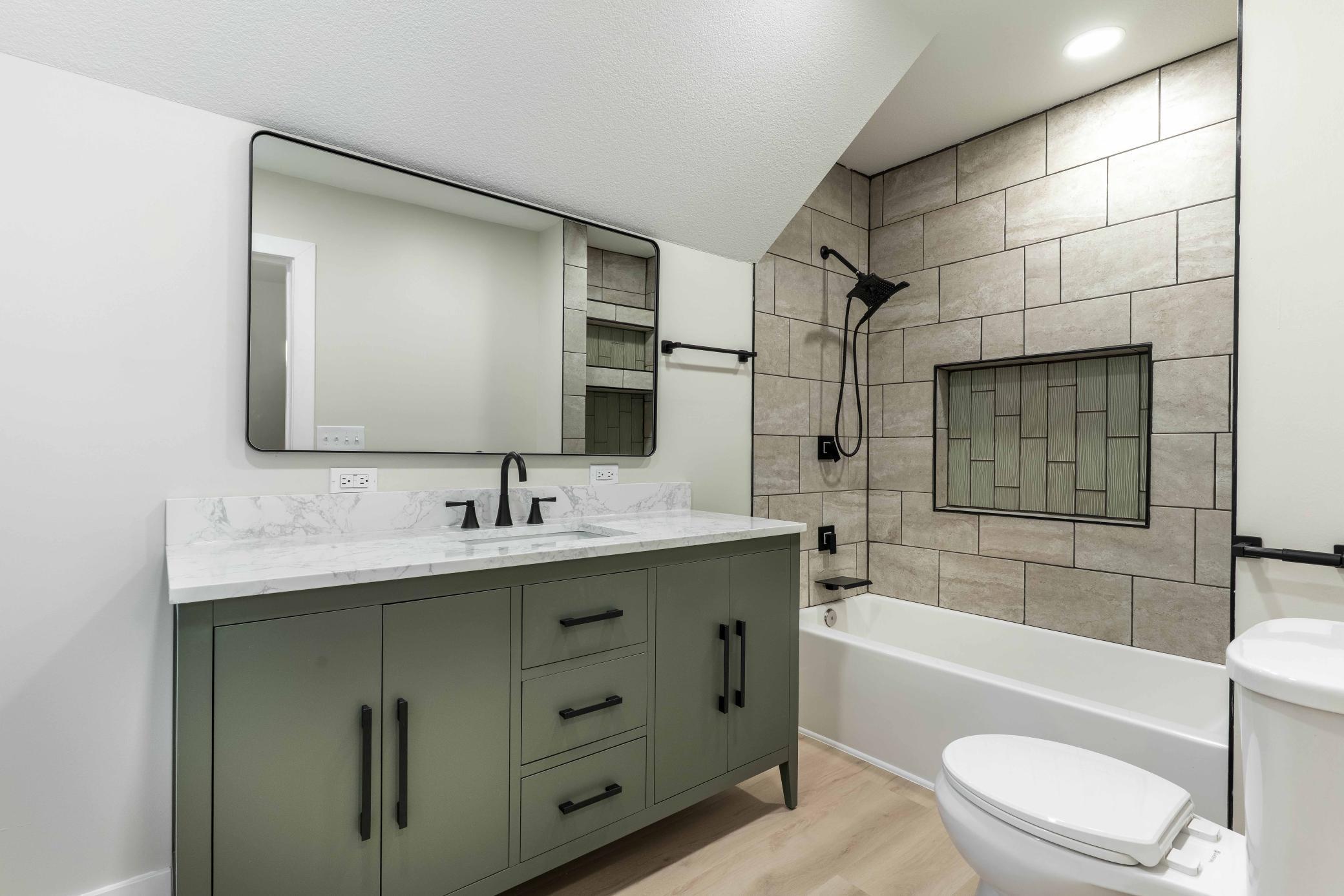 1914 single family home for sale at 2416 E Fir Avenue in Fergus Falls, MN — 4 bed, 3 bath (photo 26 of 57)