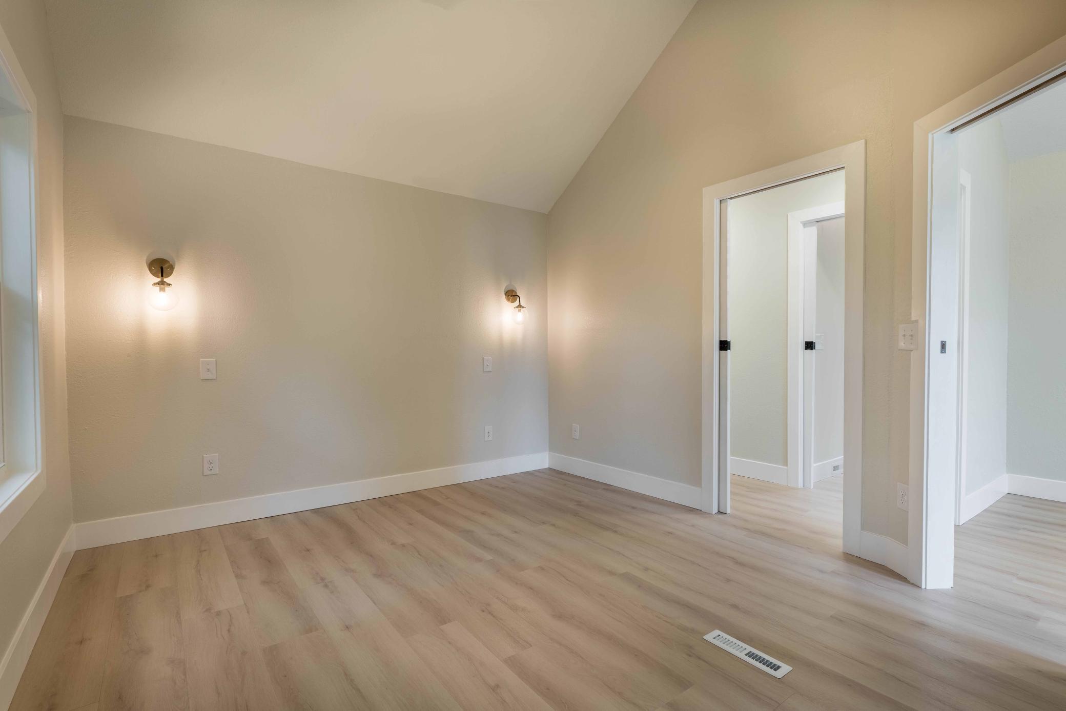 1914 single family home for sale at 2416 E Fir Avenue in Fergus Falls, MN — 4 bed, 3 bath (photo 29 of 57)