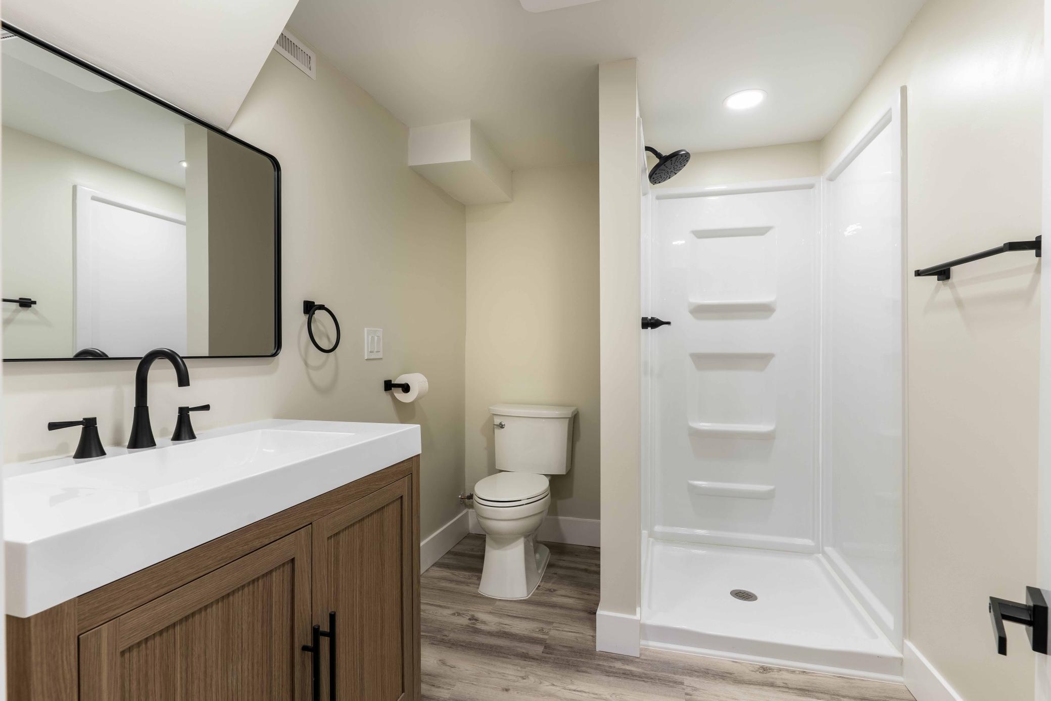 1914 single family home for sale at 2416 E Fir Avenue in Fergus Falls, MN — 4 bed, 3 bath (photo 34 of 57)