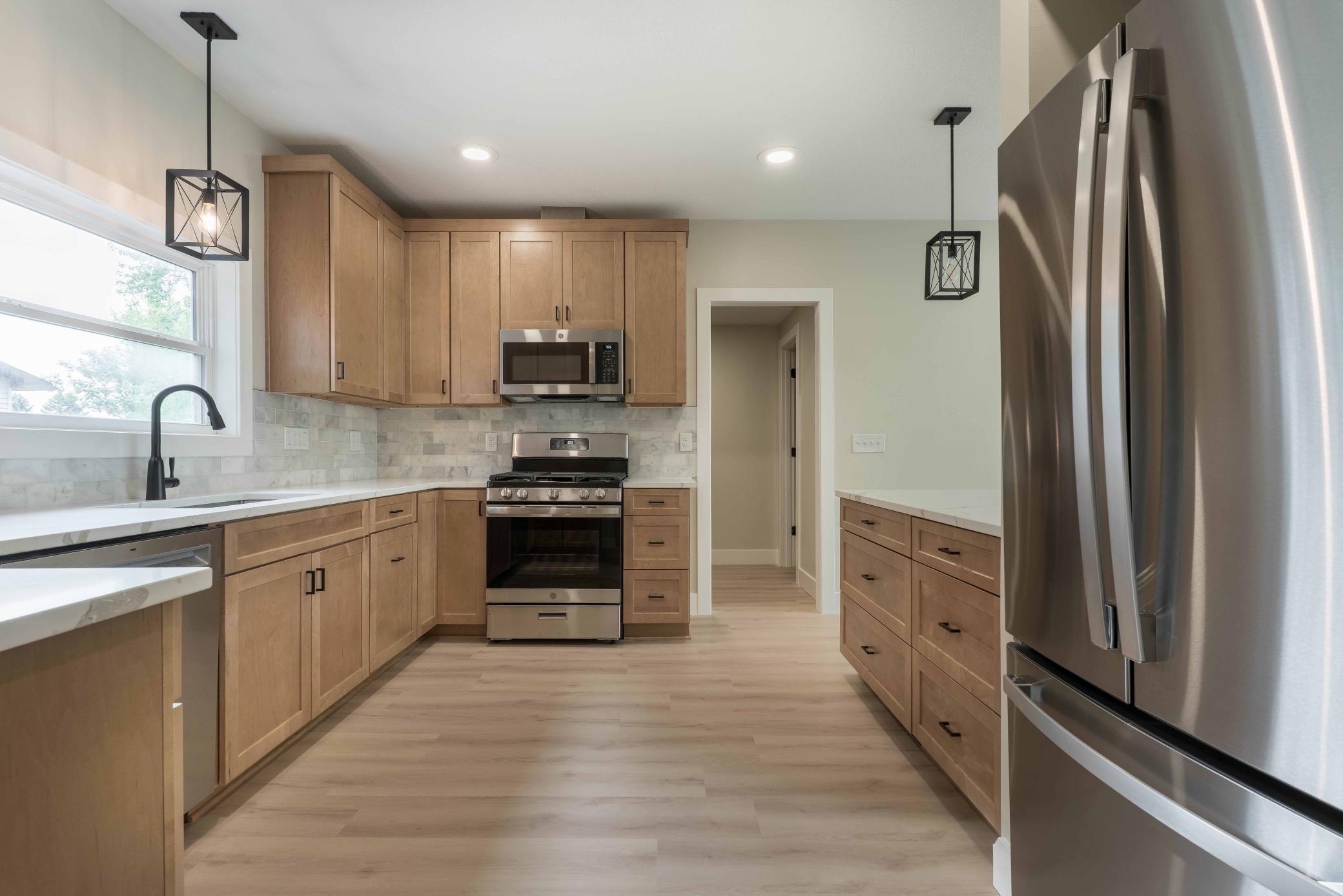 1914 single family home for sale at 2416 E Fir Avenue in Fergus Falls, MN — 4 bed, 3 bath (photo 7 of 57)
