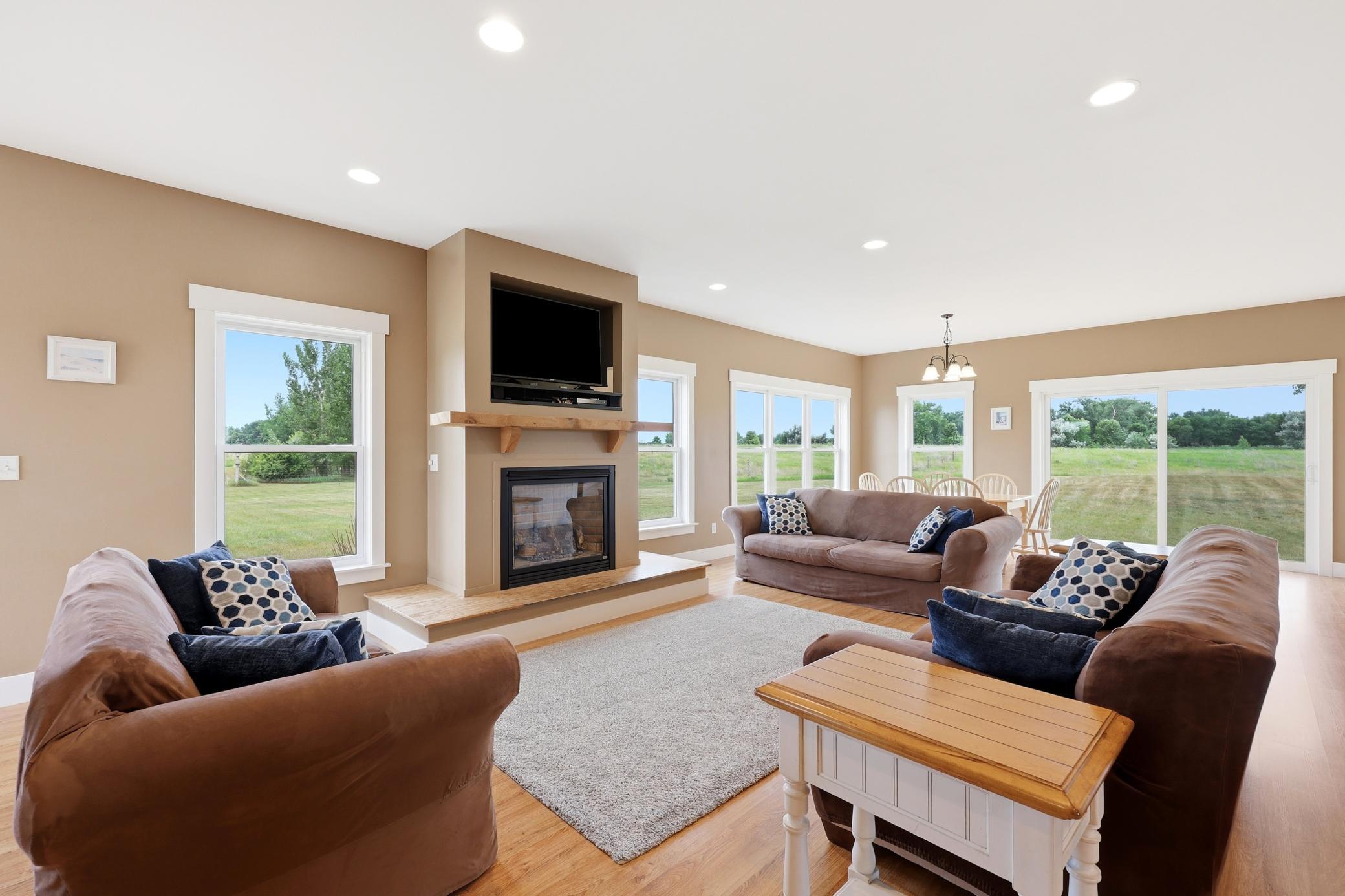 16305 57th Street SE, Kindred ND 58051 - Photo 6 of 44