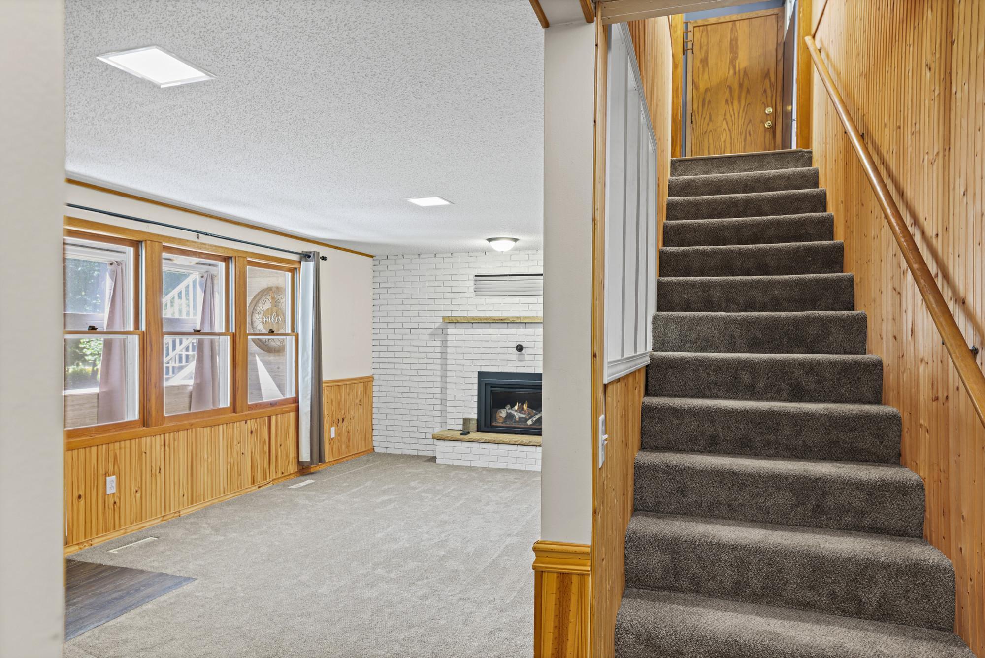 1976 single family home for sale at 7747 County Road 127 in Brainerd, MN — 4 bed, 2 bath (photo 11 of 35)