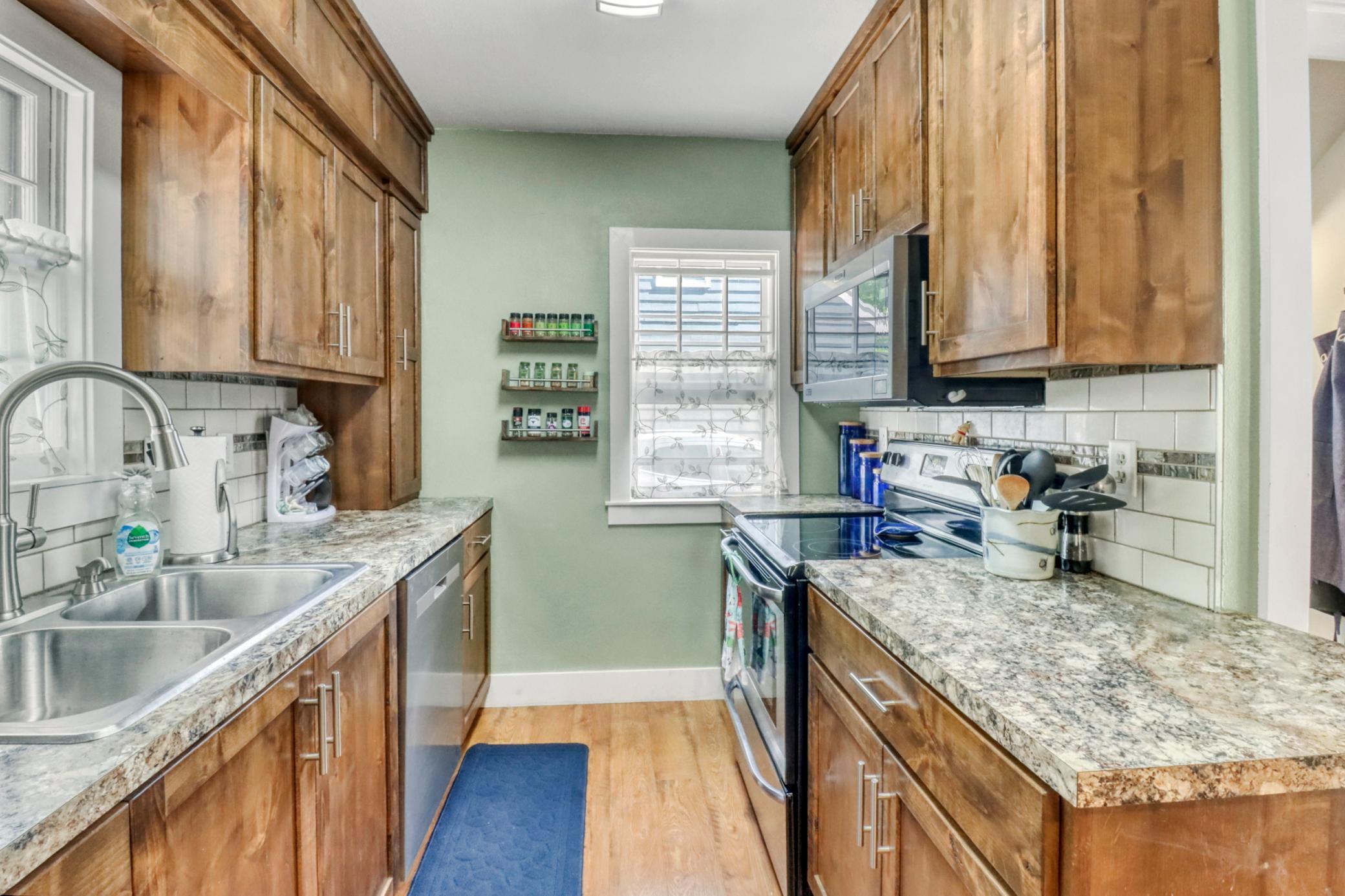 415 12th Street N, Moorhead MN 56560 - Photo 23 of 47