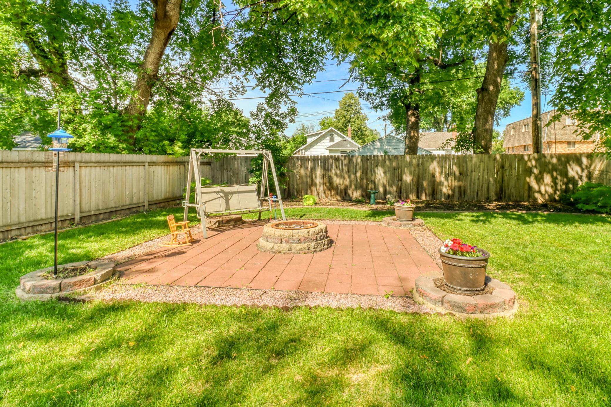 415 12th Street N, Moorhead MN 56560 - Photo 5 of 47