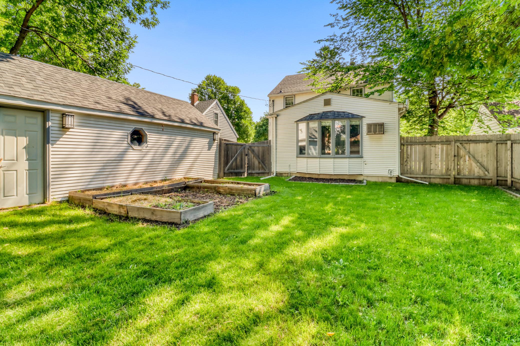 415 12th Street N, Moorhead MN 56560 - Photo 6 of 47