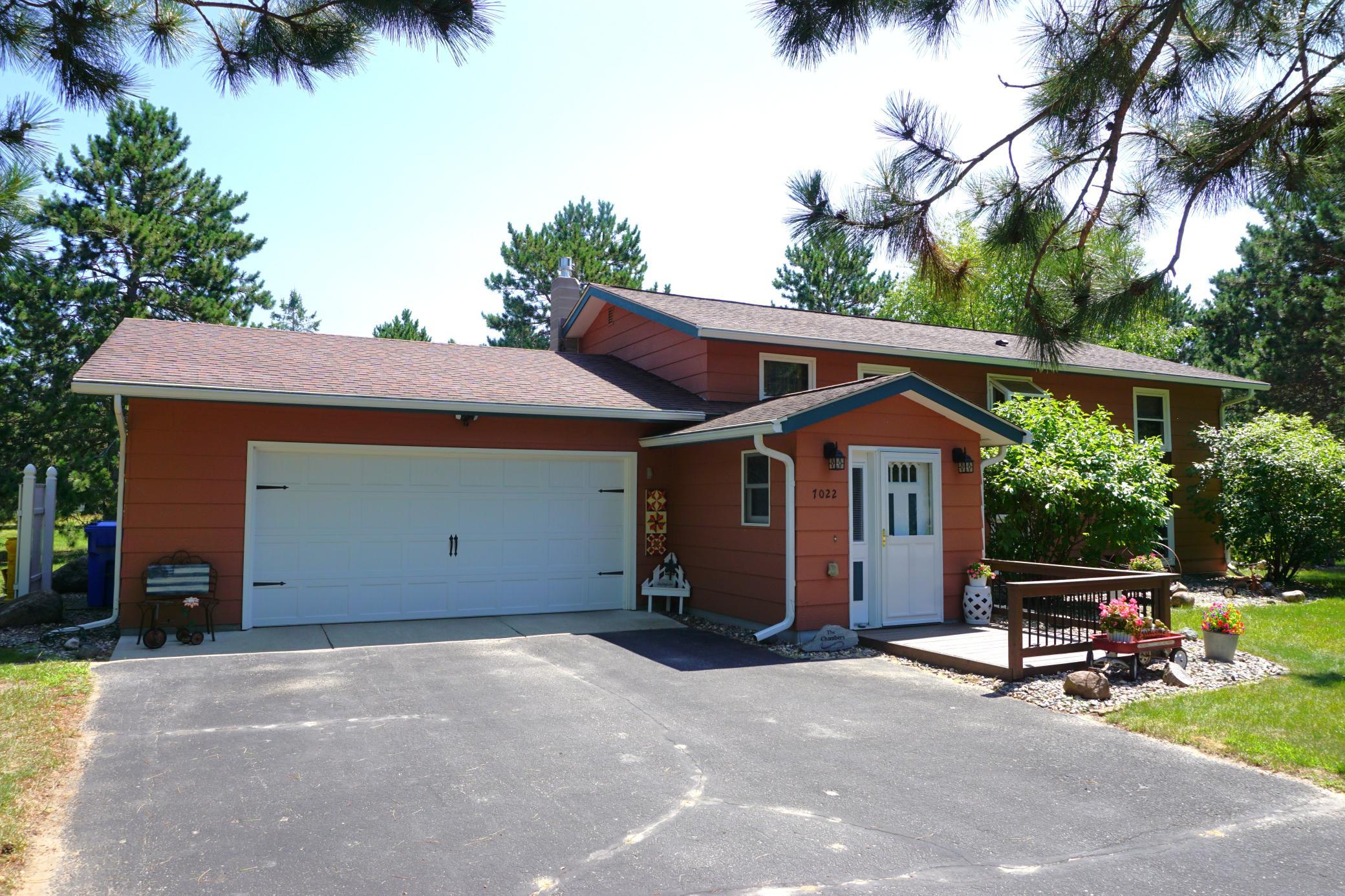 1983 single family home for sale at 7022 Dickinson Drive NW in Bemidji, MN — 3 bed, 2 bath