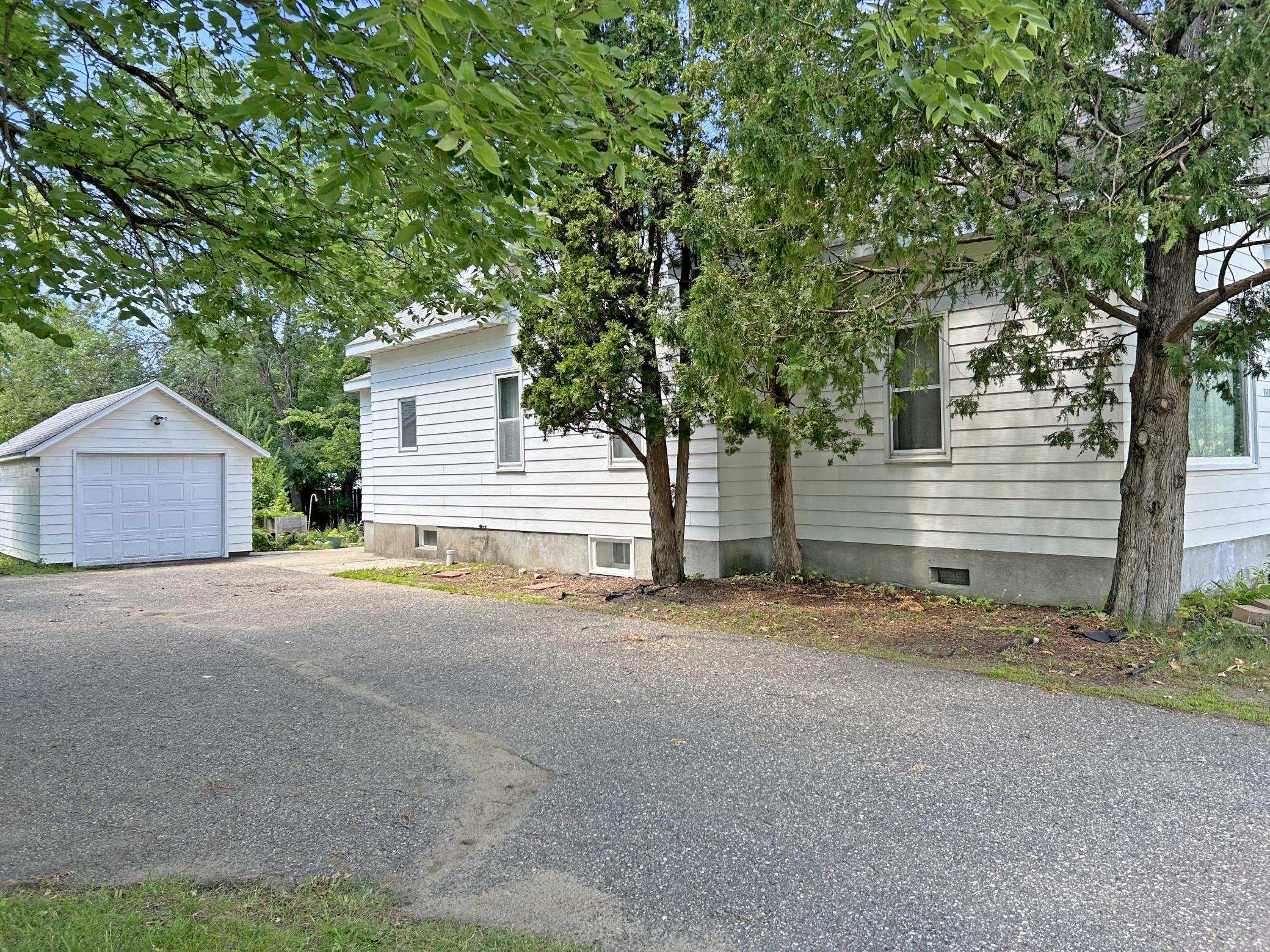 1213 Jefferson Street S, Wadena MN 56482 - Photo 3 of 18