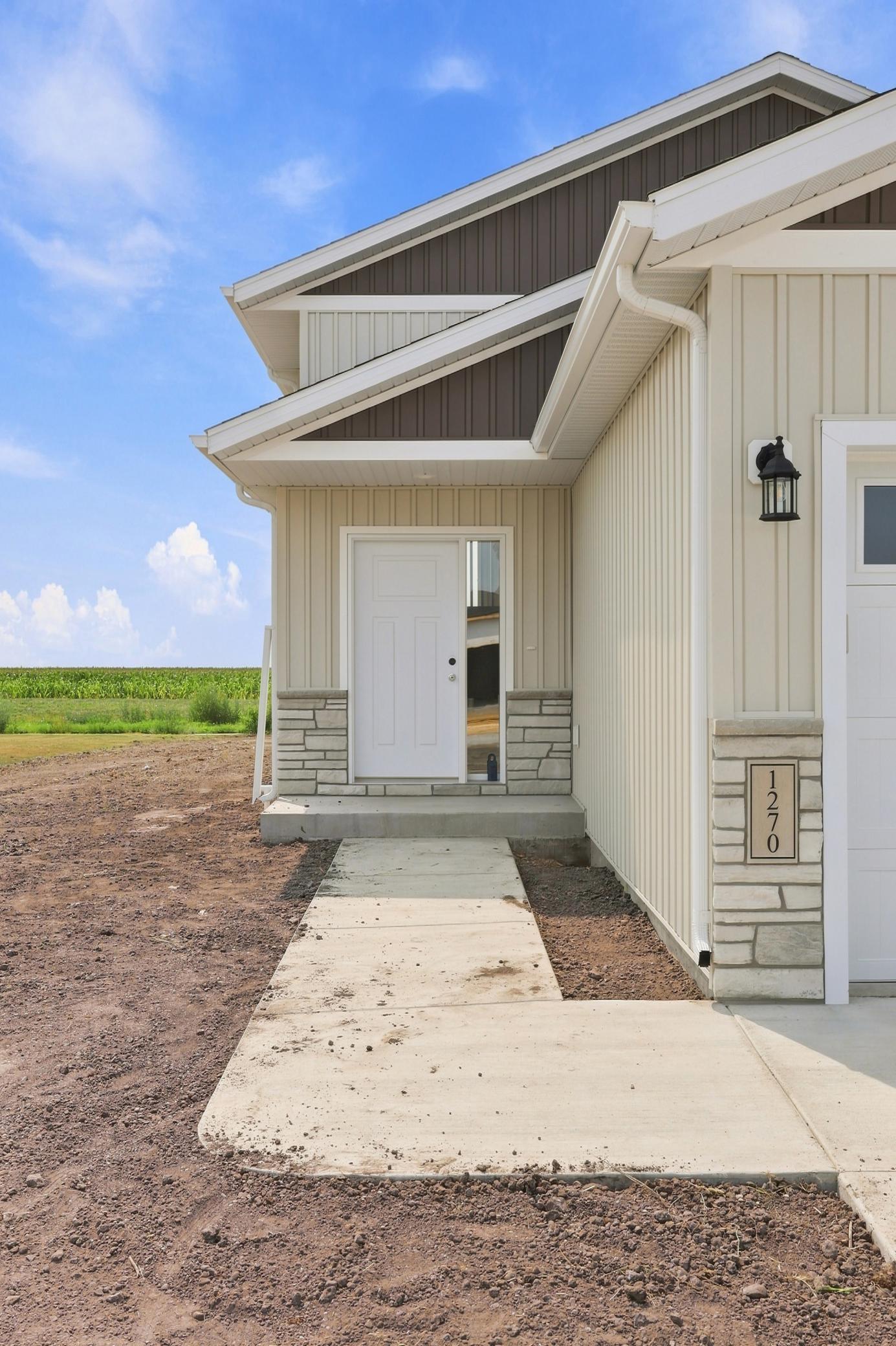 2026 single family home for sale at 1270 Southview Drive SW in Glyndon, MN — 5 bed, 3 bath (photo 3 of 40)