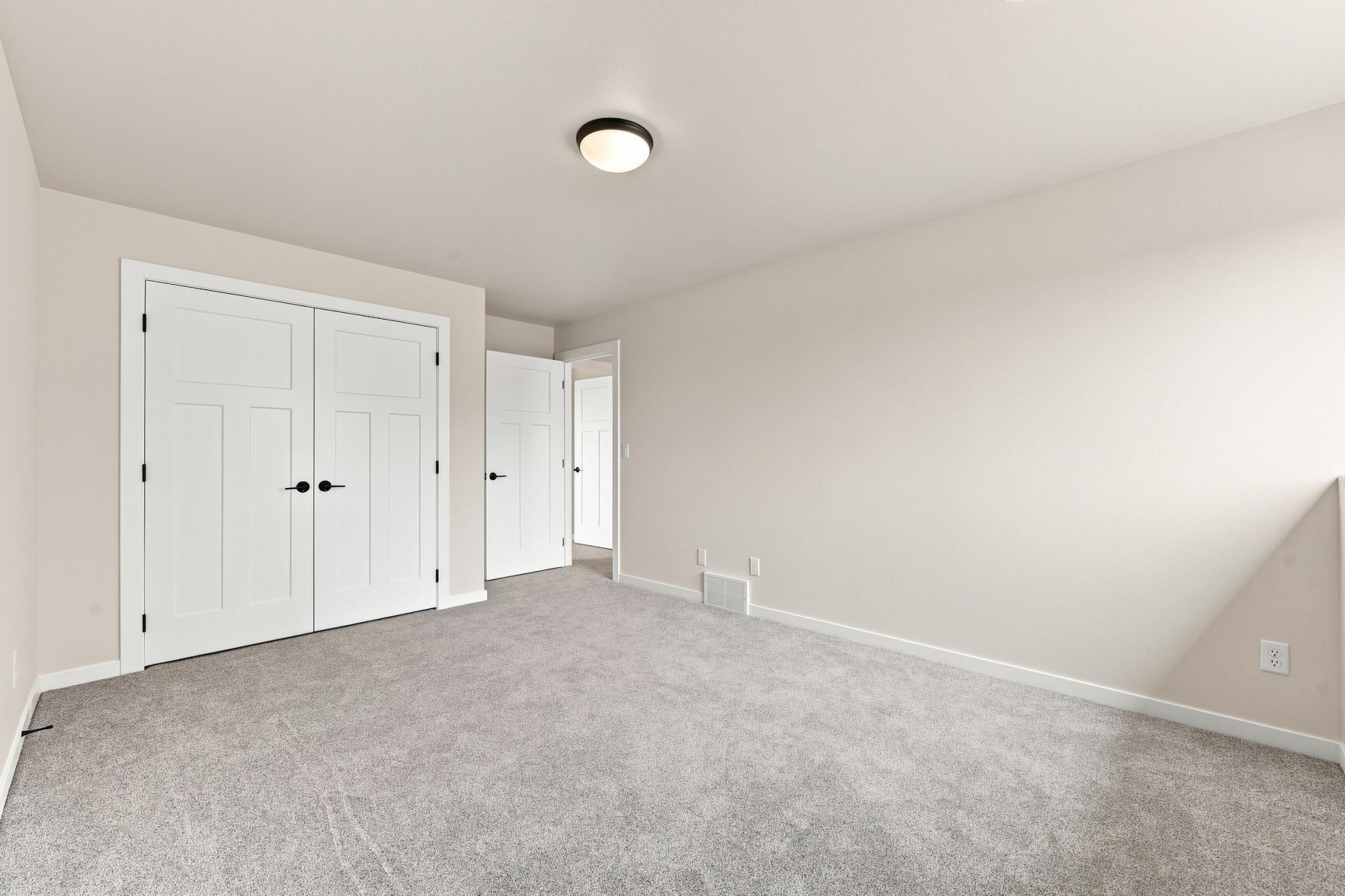 2026 single family home for sale at 1270 Southview Drive SW in Glyndon, MN — 5 bed, 3 bath (photo 30 of 40)