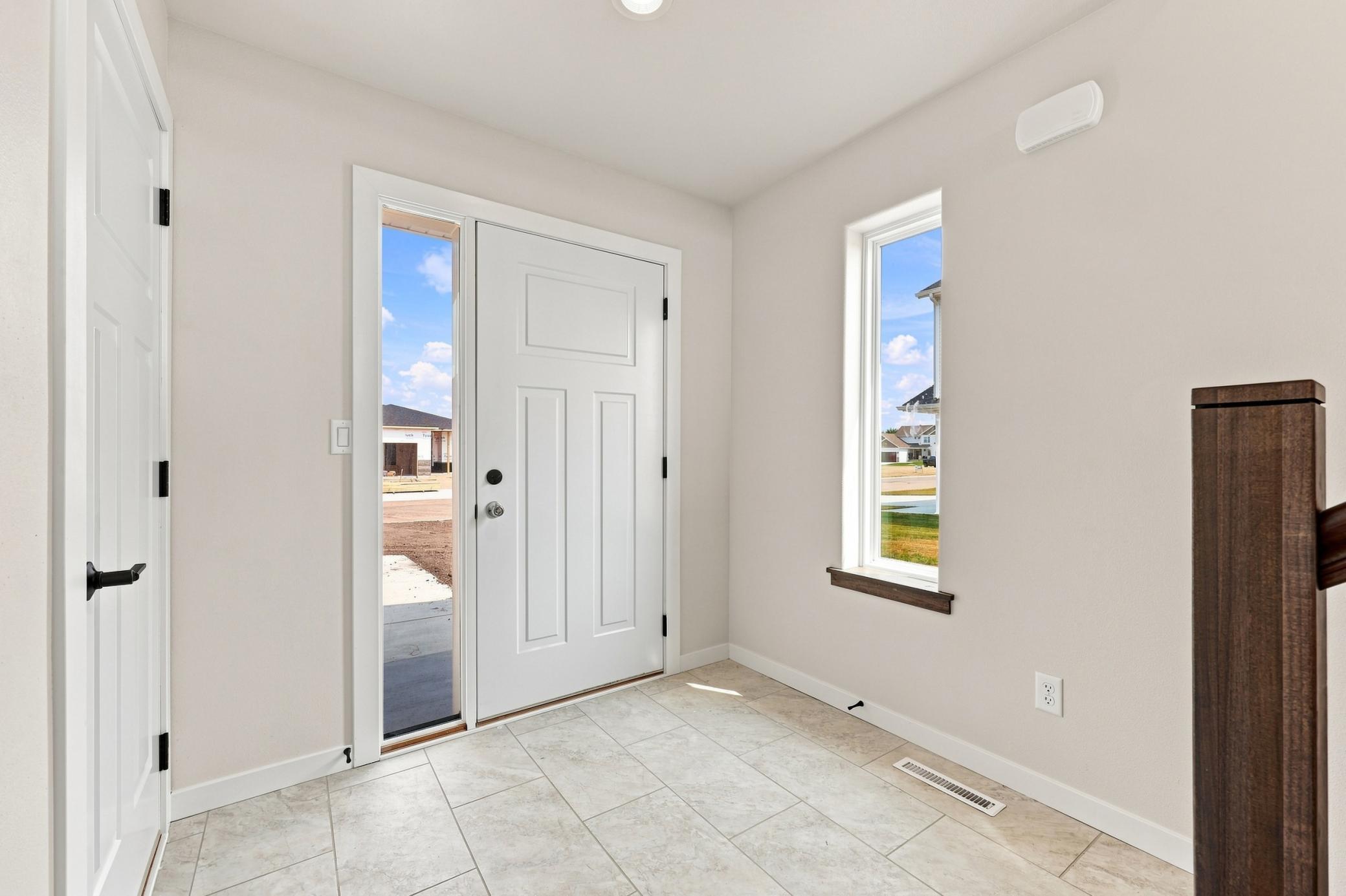 2026 single family home for sale at 1270 Southview Drive SW in Glyndon, MN — 5 bed, 3 bath (photo 4 of 40)