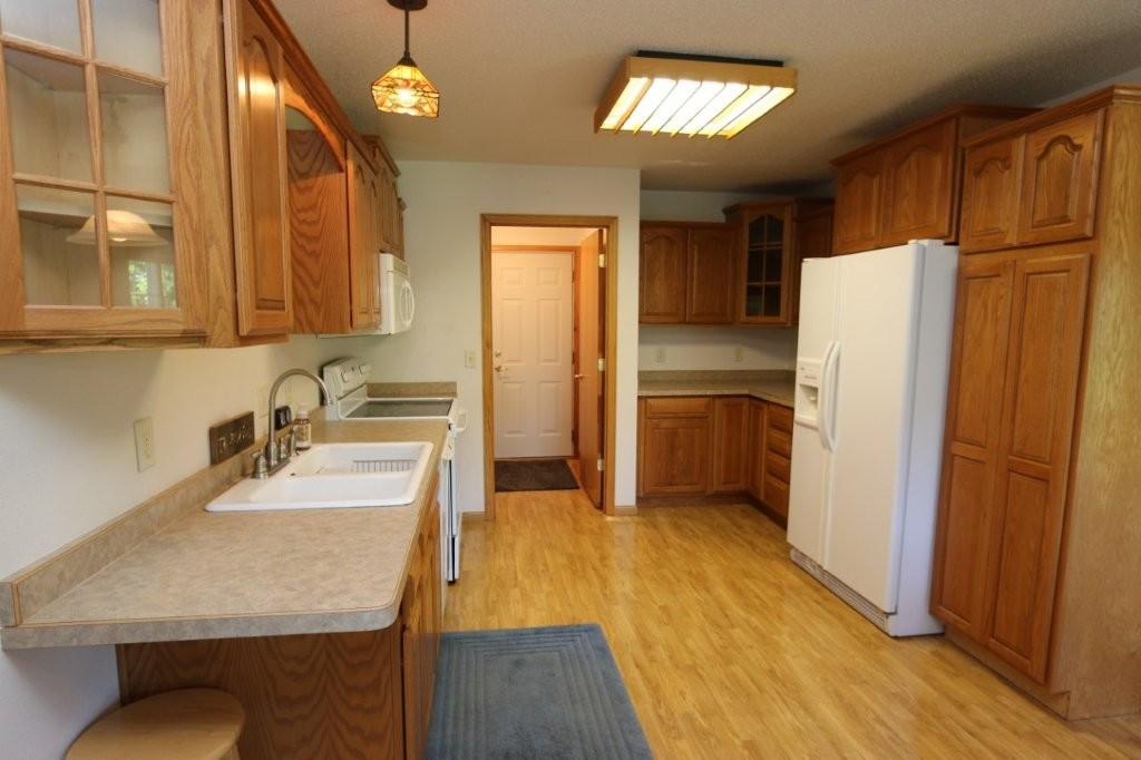 621 6th Street NE, Perham MN 56573 - Photo 5 of 26
