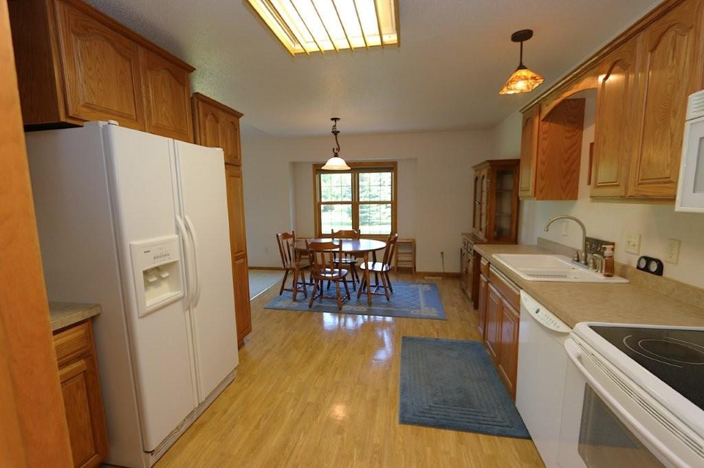 621 6th Street NE, Perham MN 56573 - Photo 6 of 26