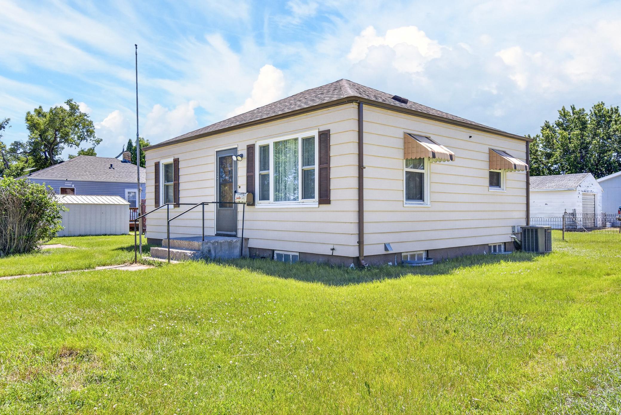 240 7th Street NE, Valley City ND 58072 - Photo 20 of 22
