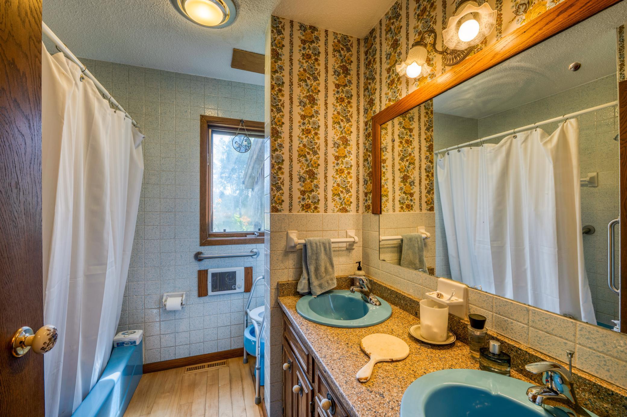1976 single family home for sale at 13806 Wawina B in Wawina, MN — 3 bed, 2 bath (photo 36 of 78)