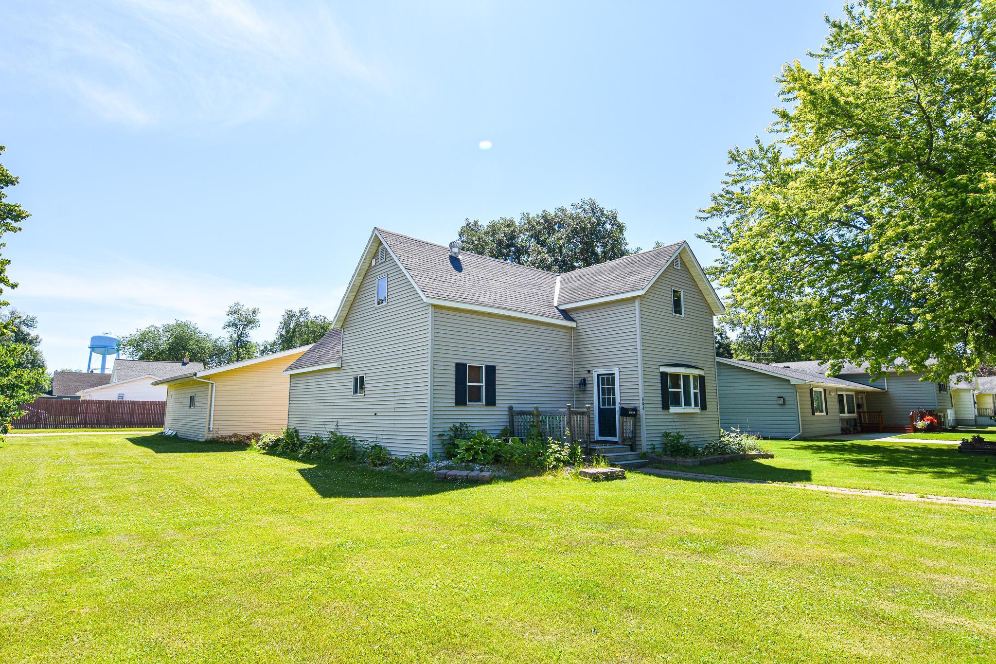 606 Kendall Avenue S, Thief River Falls MN 56701 - Photo 2 of 50