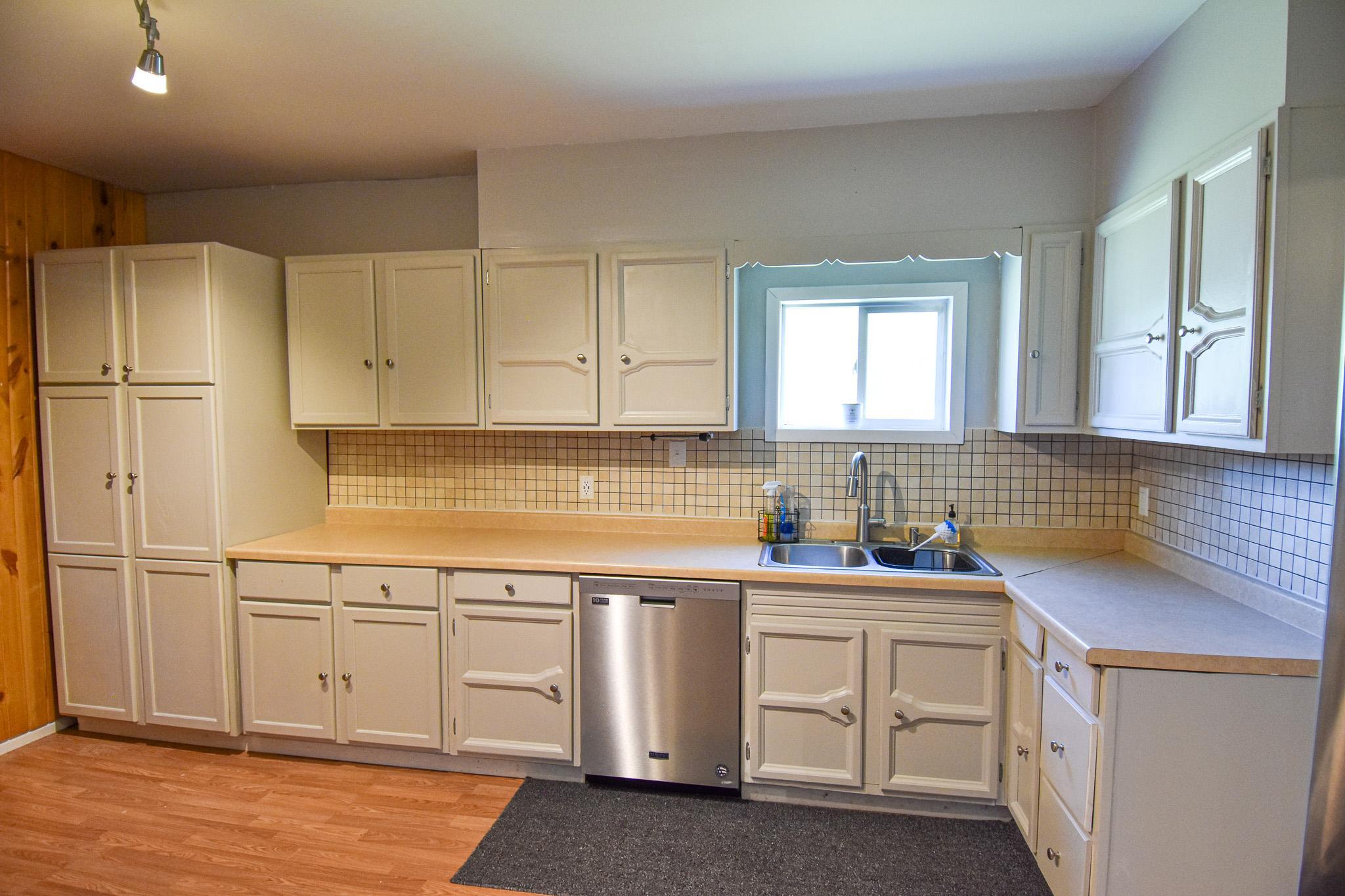 606 Kendall Avenue S, Thief River Falls MN 56701 - Photo 14 of 50