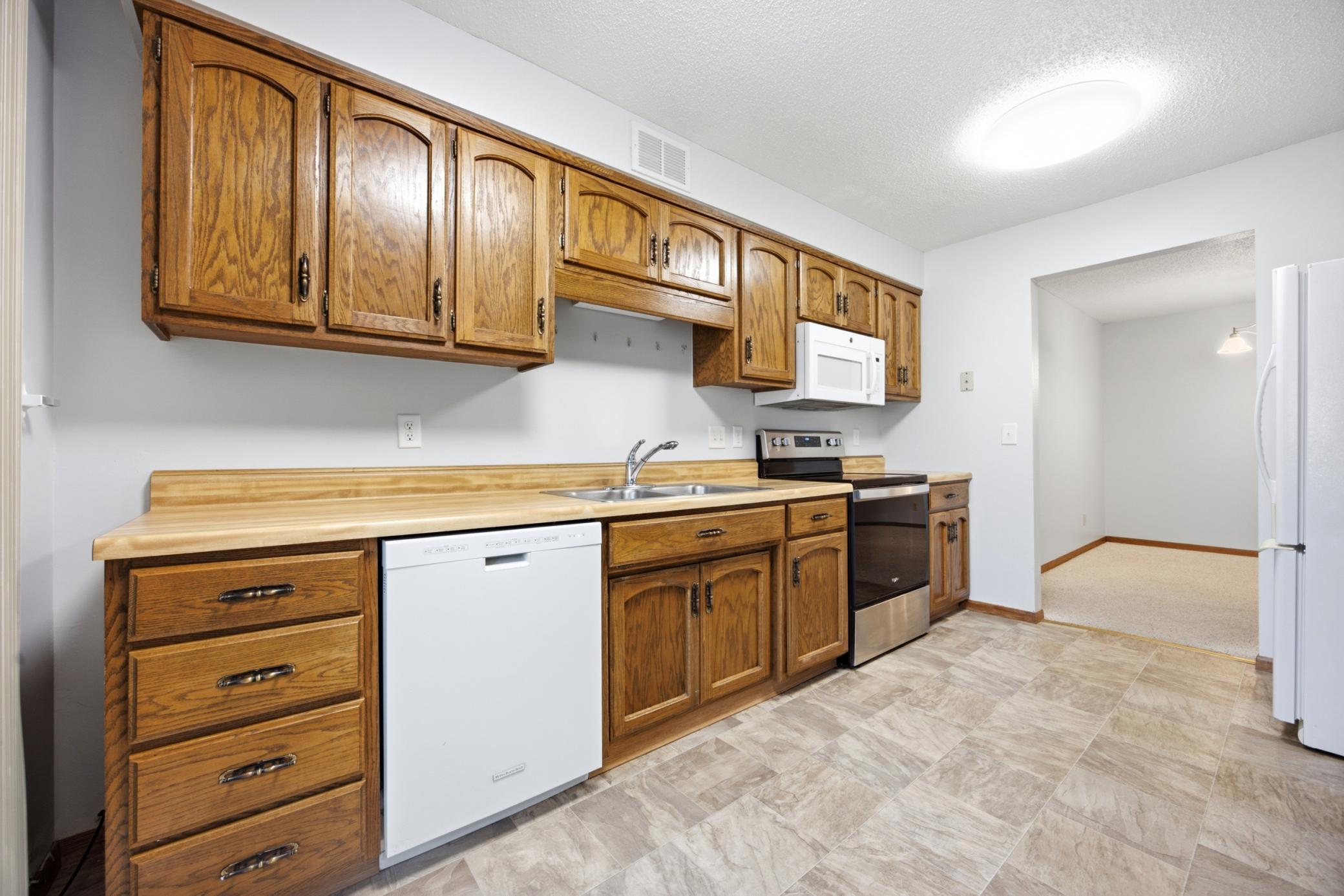 3245 17th Avenue S, Unit 104, Fargo ND 58103 - Photo 5 of 26