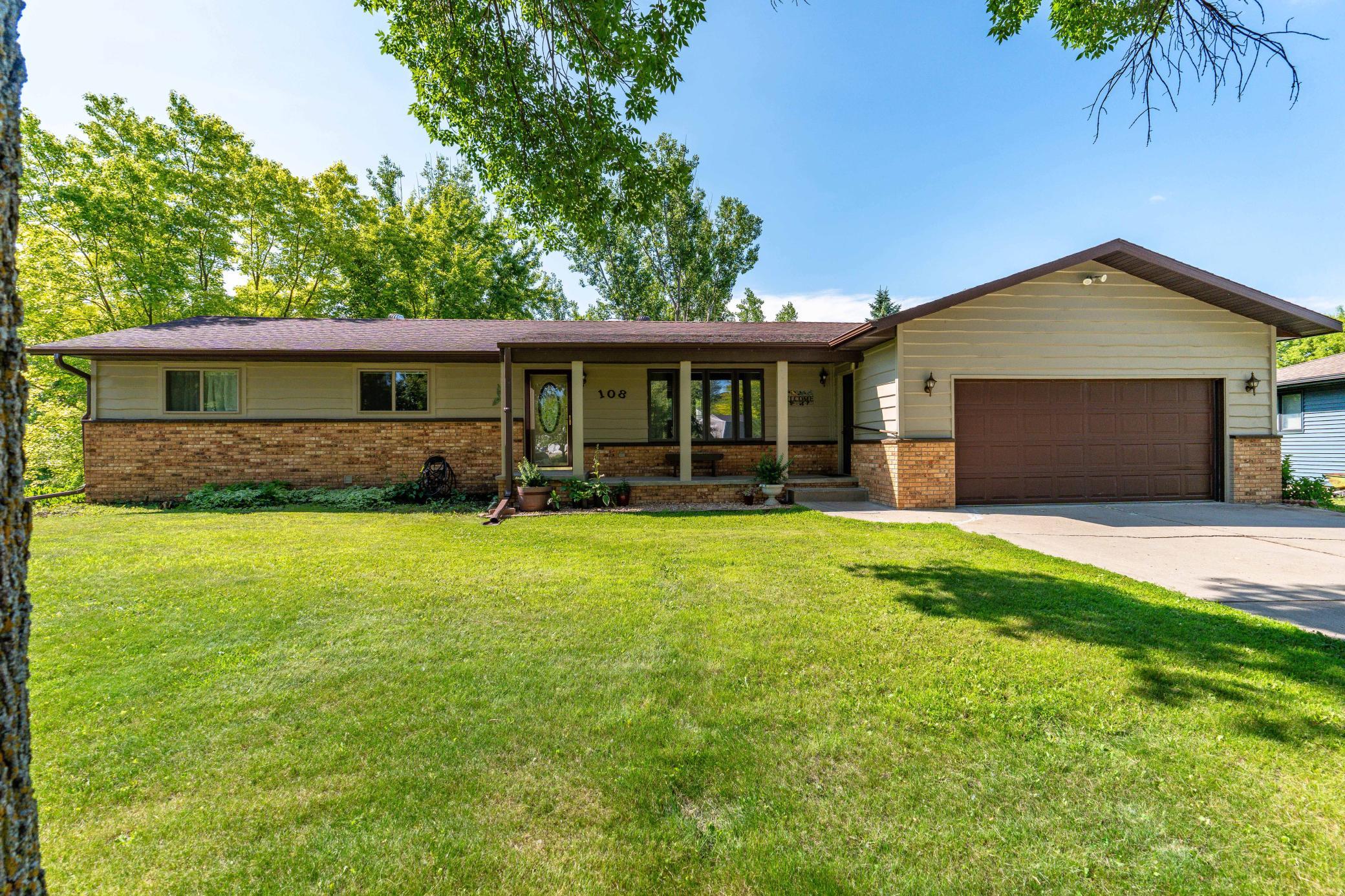 108 E Oriole Drive, Fergus Falls MN 56537 - Photo 5 of 87