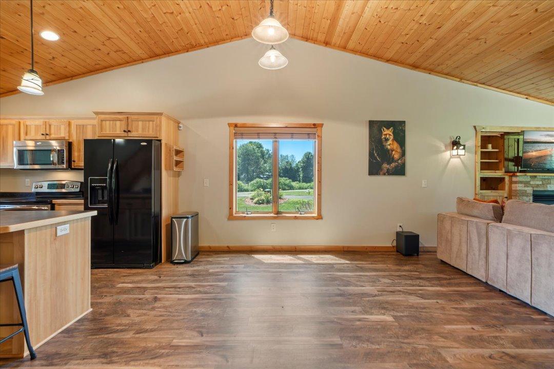 2007 townhouse for sale at 33176 170th Lane #15 in Isle, MN — 3 bed, 2 bath (photo 11 of 46)