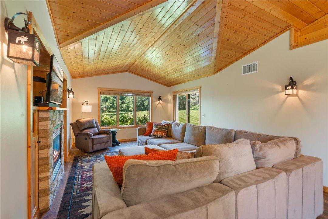 2007 townhouse for sale at 33176 170th Lane #15 in Isle, MN — 3 bed, 2 bath (photo 4 of 46)