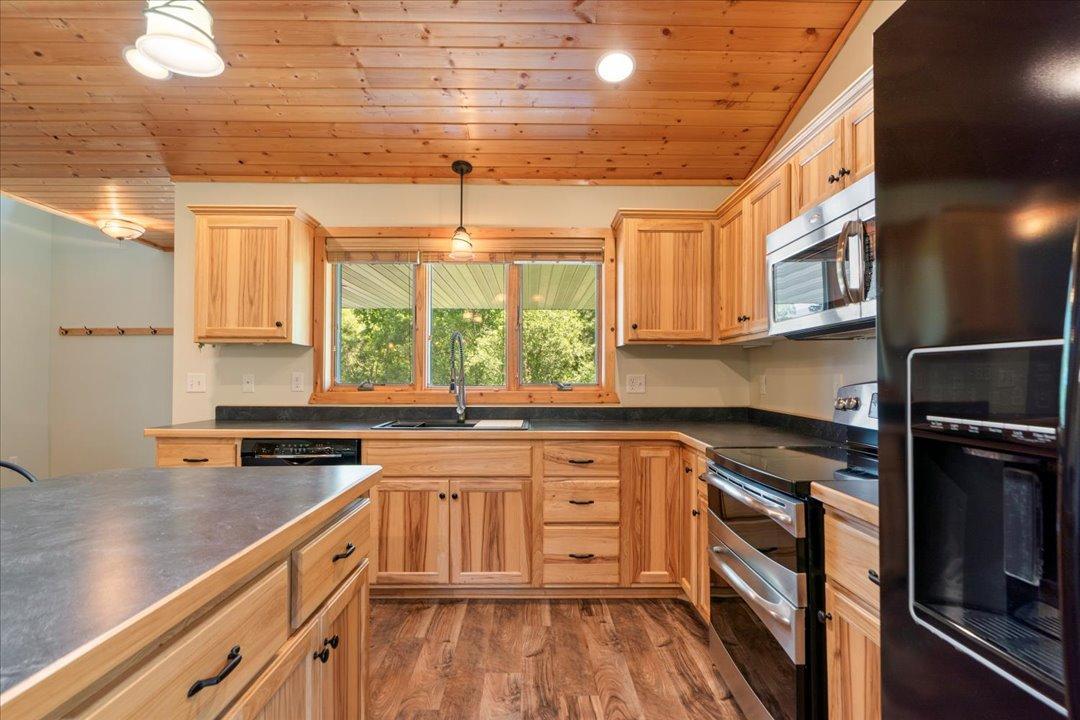 2007 townhouse for sale at 33176 170th Lane #15 in Isle, MN — 3 bed, 2 bath (photo 8 of 46)
