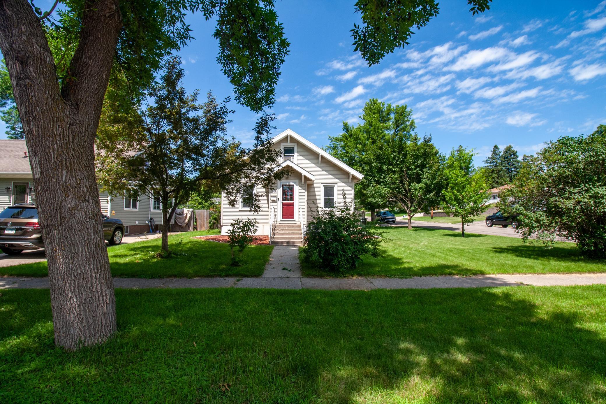 102 W Beech Avenue W, Fergus Falls MN 56537 - Photo 2 of 47