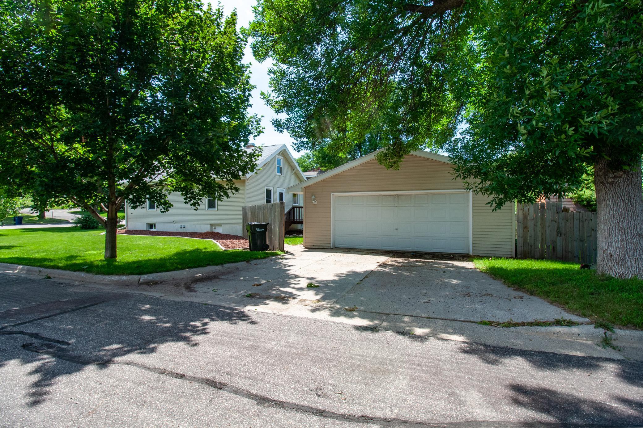 102 W Beech Avenue W, Fergus Falls MN 56537 - Photo 5 of 47