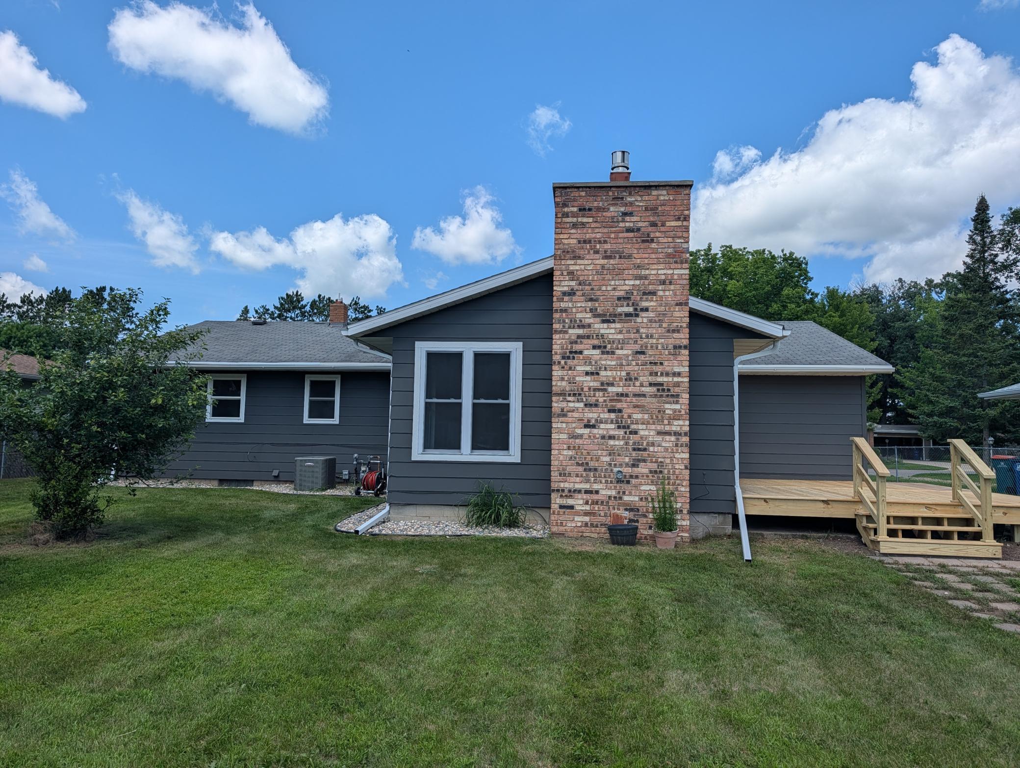 215 Madison Avenue SW, Wadena MN 56482 - Photo 4 of 36