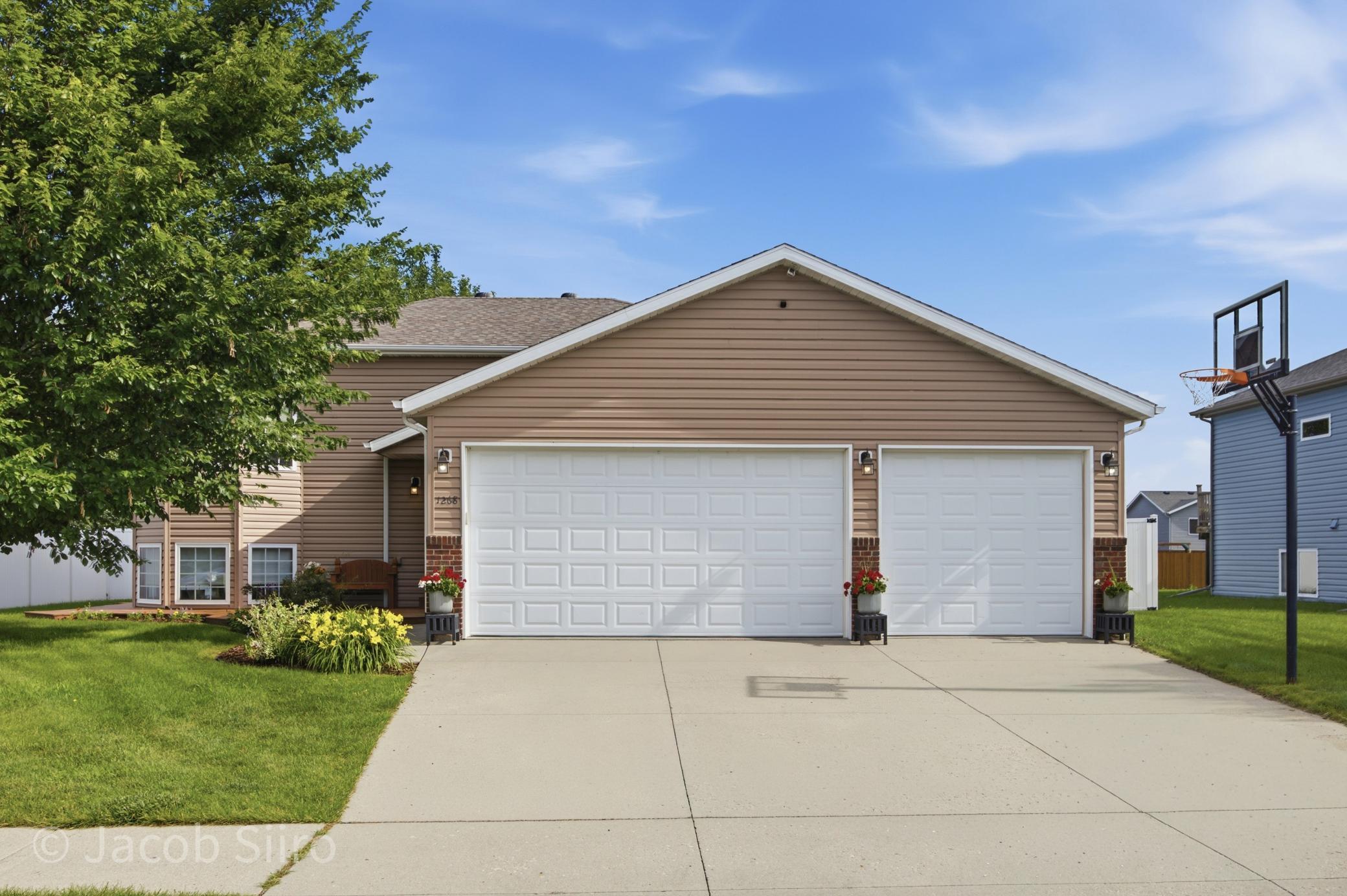 2006 single family home for sale at 1268 39th Avenue S in Moorhead, MN — 4 bed, 2 bath