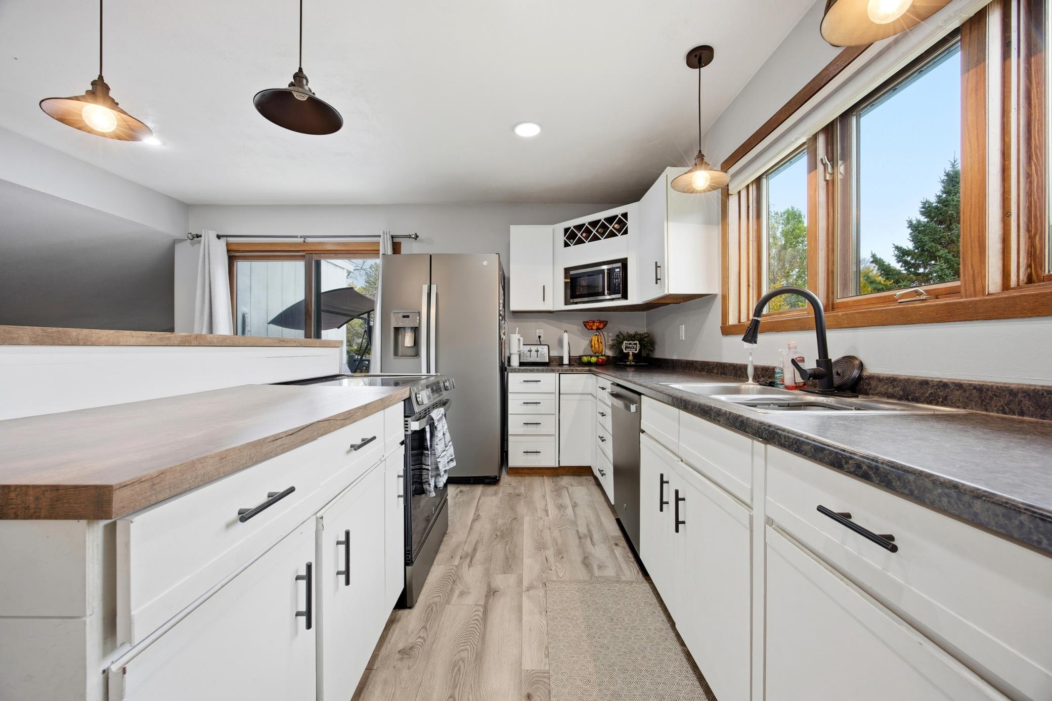 2620 Southgate Drive S, Fargo ND 58103 - Photo 9 of 27