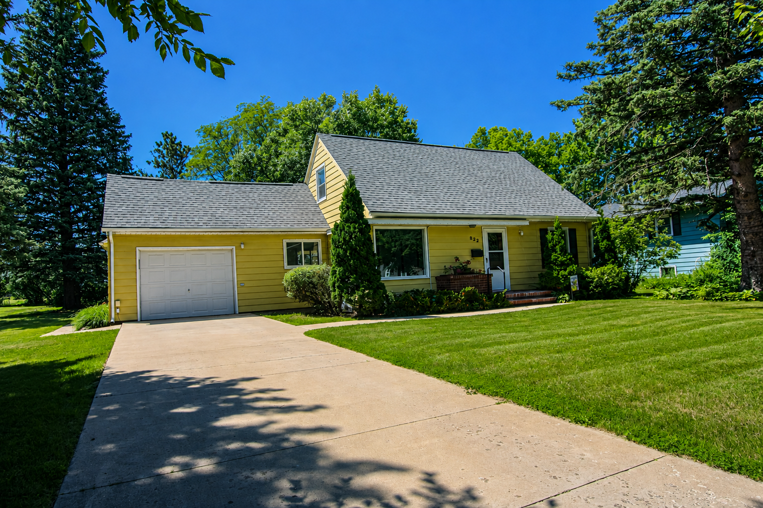 1951 single family home for sale at 822 Westwood Drive SW in Alexandria, MN — 4 bed, 2 bath (photo 2 of 54)