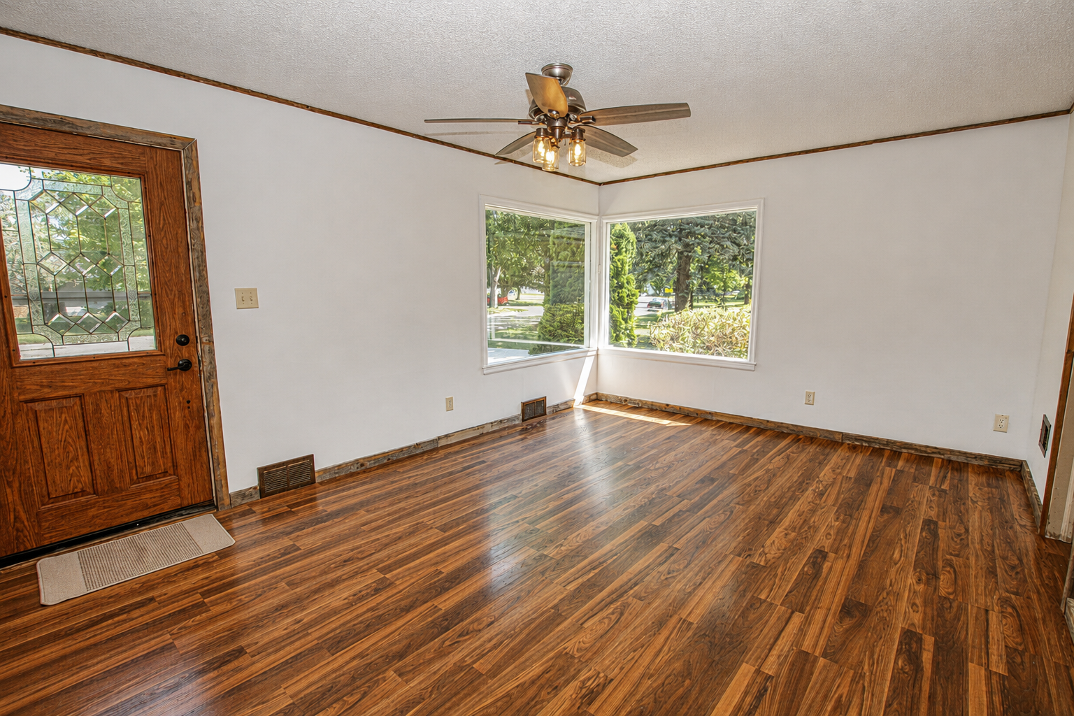 1951 single family home for sale at 822 Westwood Drive SW in Alexandria, MN — 4 bed, 2 bath (photo 17 of 54)