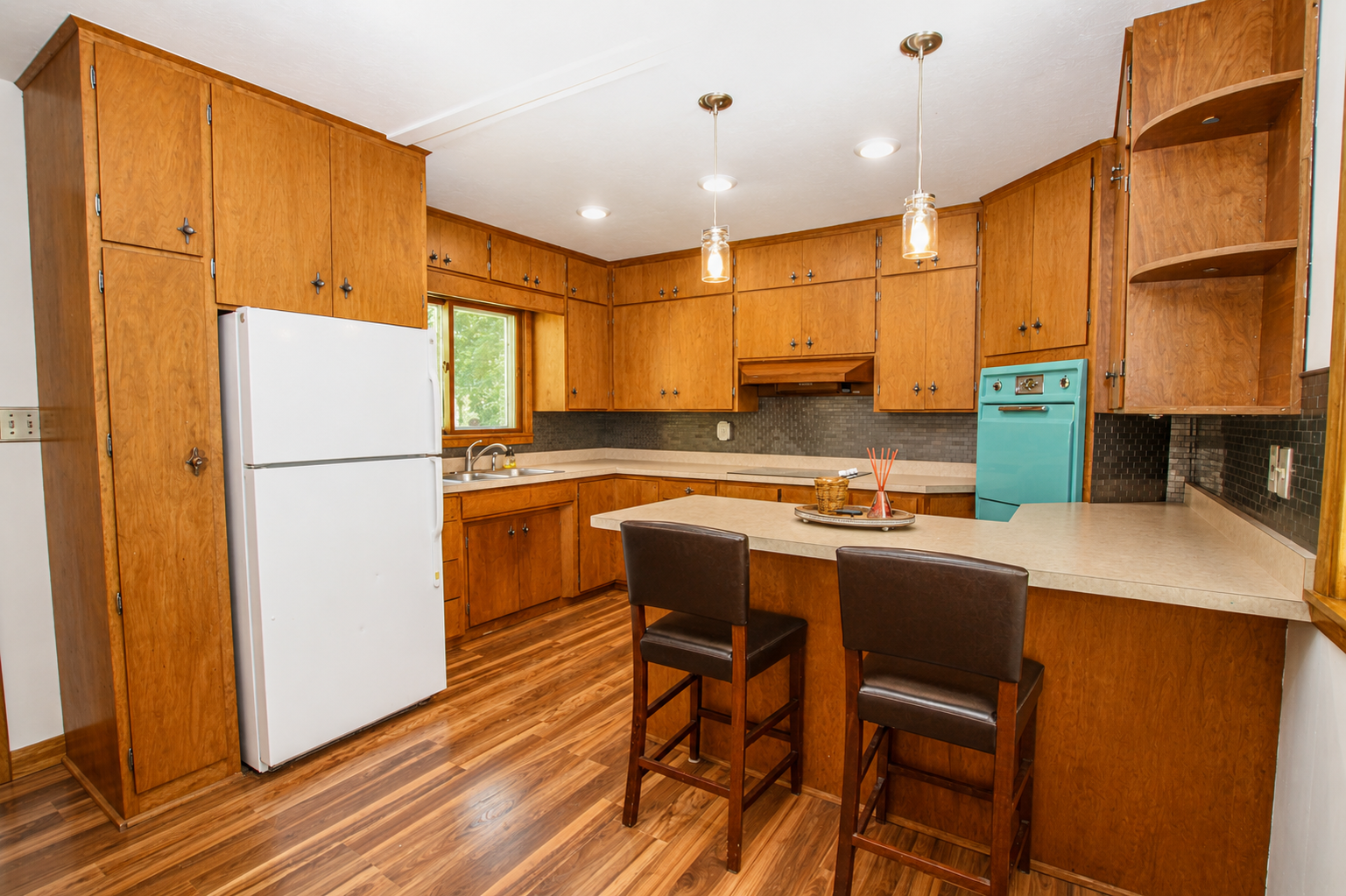 1951 single family home for sale at 822 Westwood Drive SW in Alexandria, MN — 4 bed, 2 bath (photo 23 of 54)