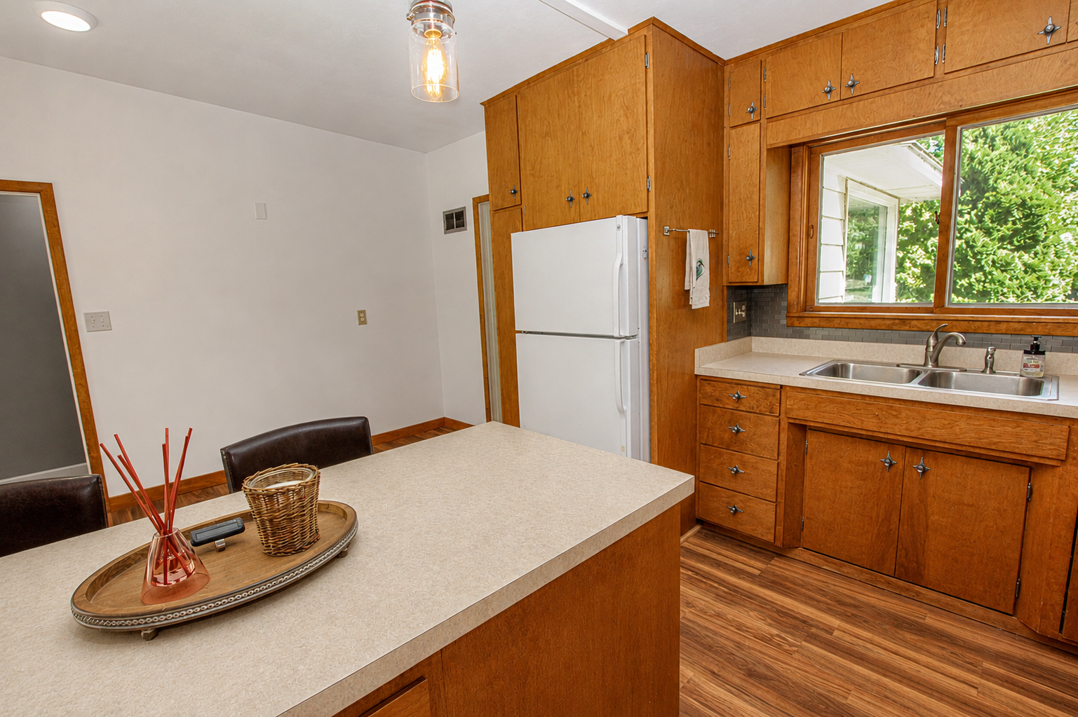 1951 single family home for sale at 822 Westwood Drive SW in Alexandria, MN — 4 bed, 2 bath (photo 24 of 54)