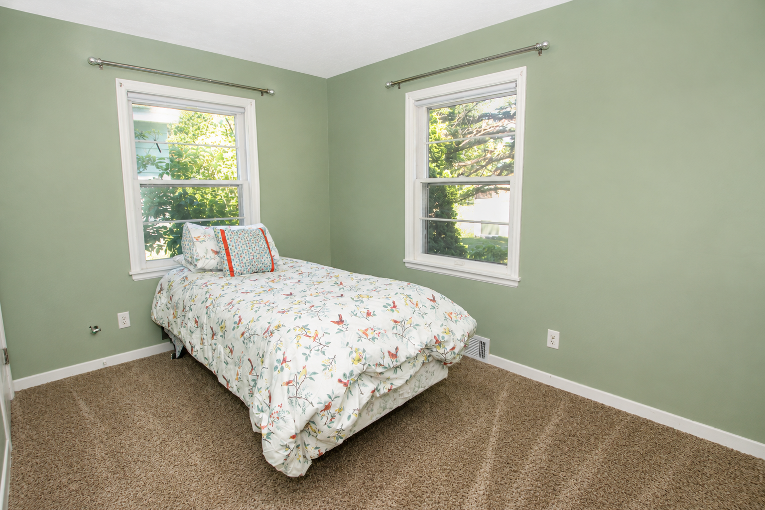 1951 single family home for sale at 822 Westwood Drive SW in Alexandria, MN — 4 bed, 2 bath (photo 33 of 54)