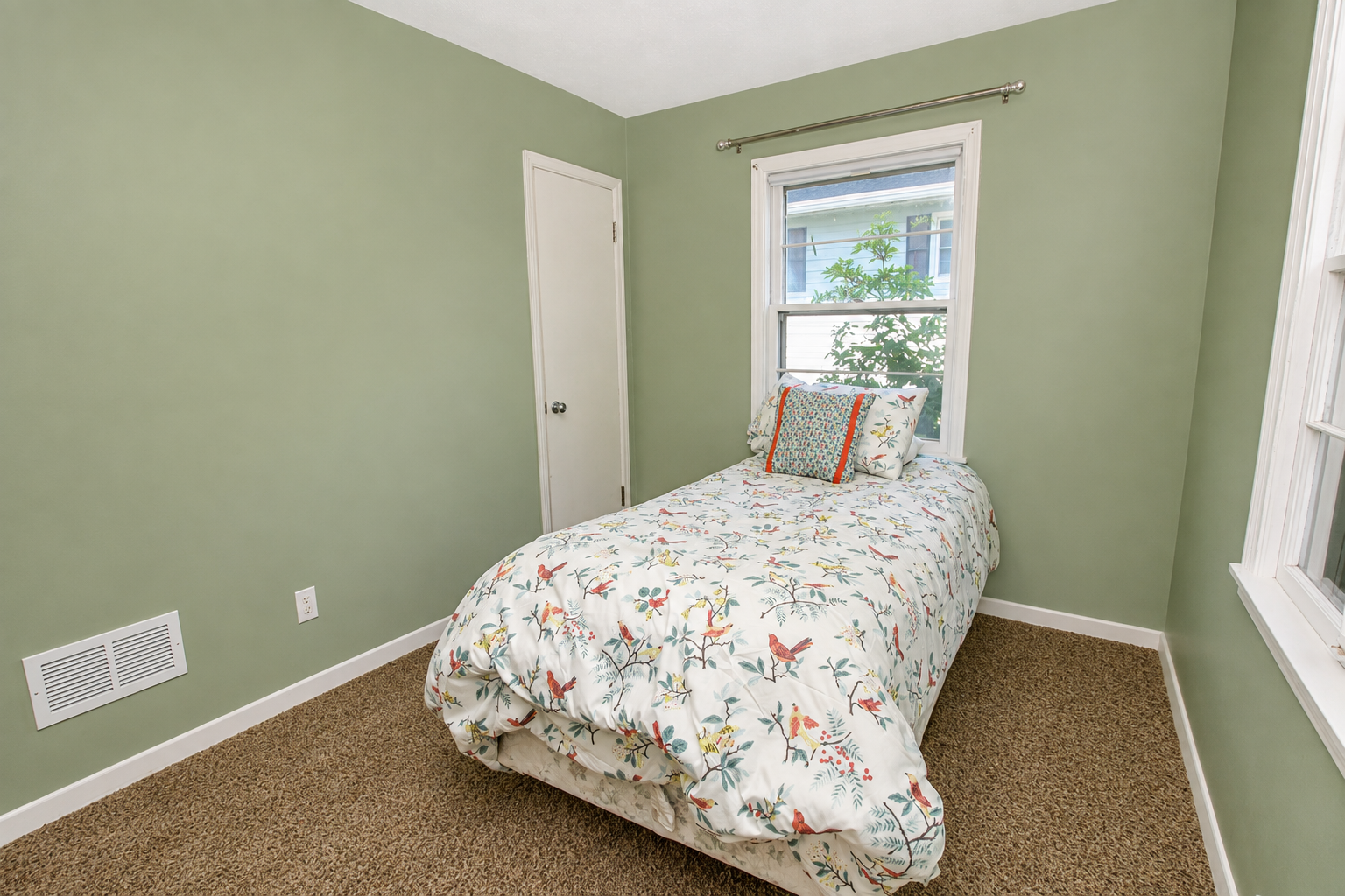 1951 single family home for sale at 822 Westwood Drive SW in Alexandria, MN — 4 bed, 2 bath (photo 34 of 54)