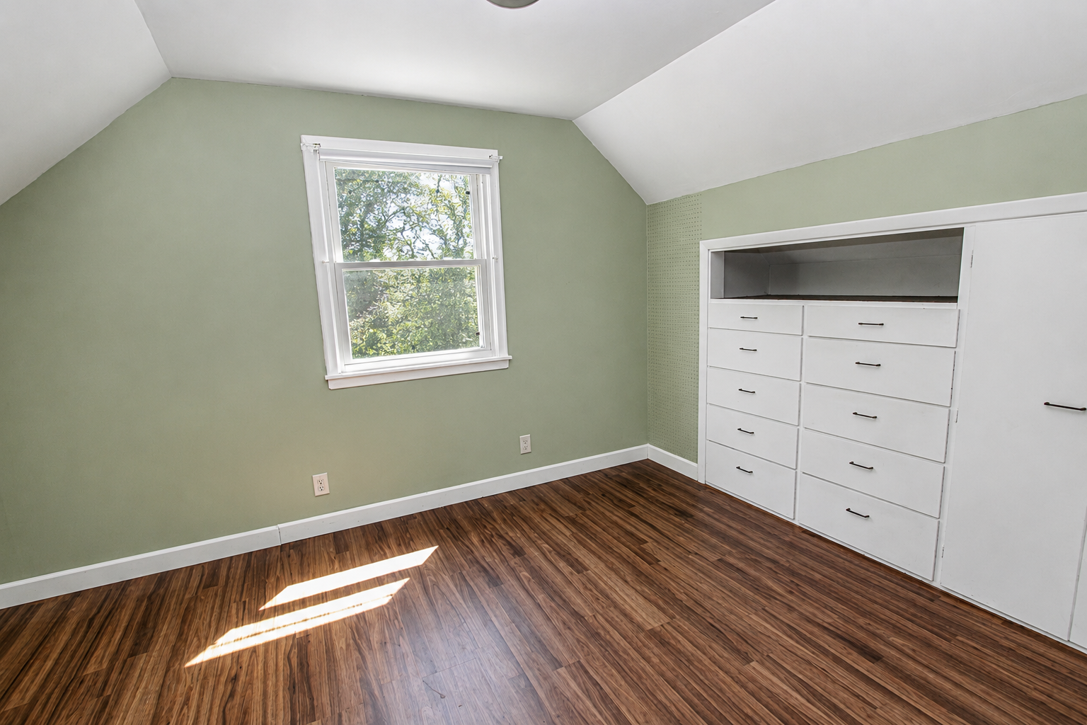 1951 single family home for sale at 822 Westwood Drive SW in Alexandria, MN — 4 bed, 2 bath (photo 39 of 54)