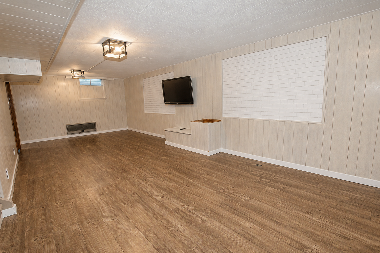 1951 single family home for sale at 822 Westwood Drive SW in Alexandria, MN — 4 bed, 2 bath (photo 49 of 54)